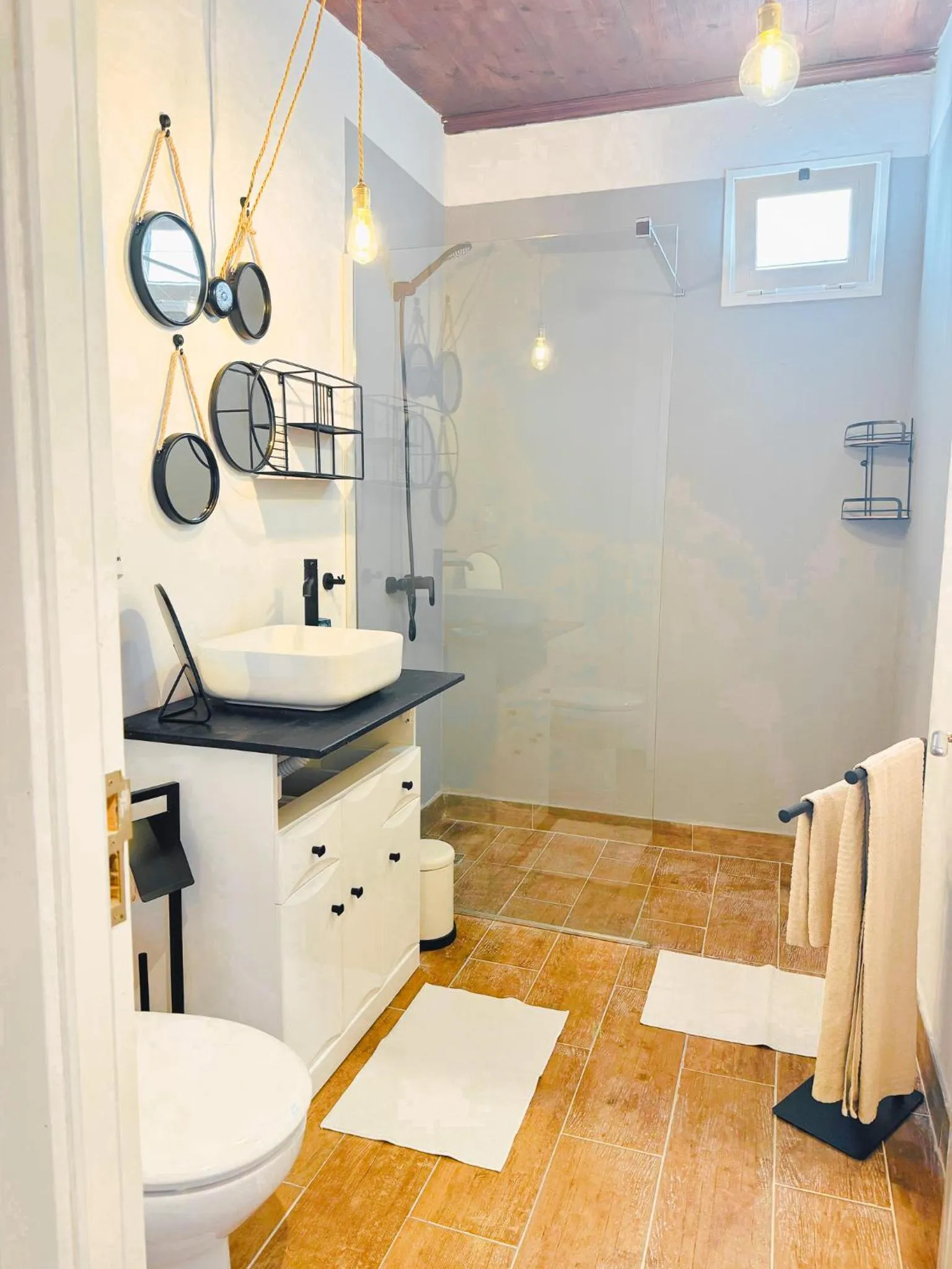 Shower in HOTELITO RURAL GA7COLORES only adult