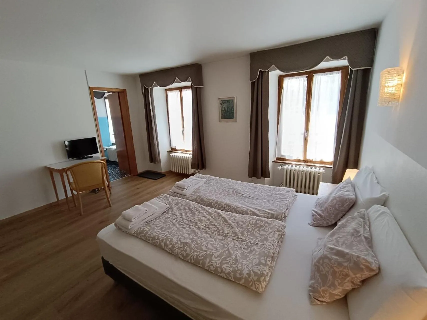 Bed in Hotel Des Alpes - Restaurant & Pizzeria