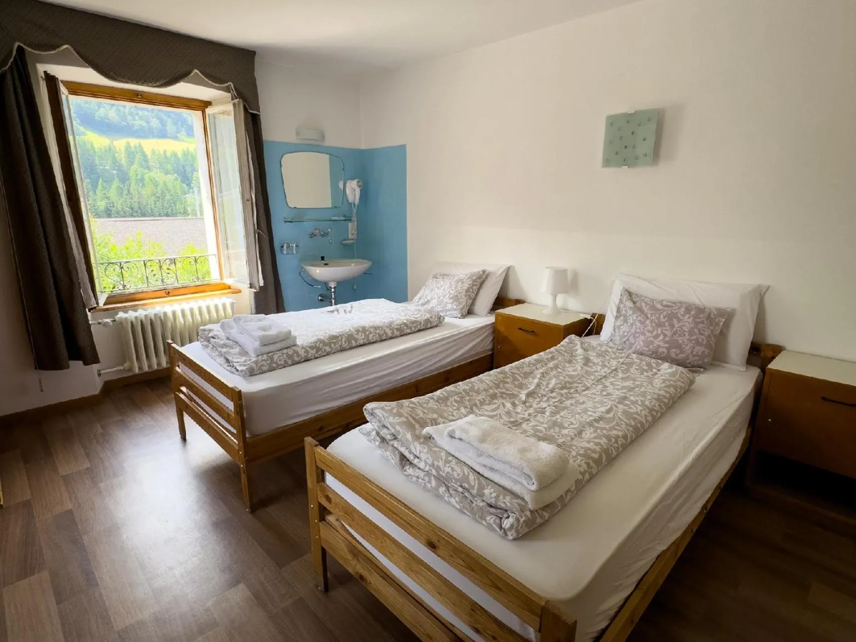 Bed in Hotel Des Alpes - Restaurant & Pizzeria