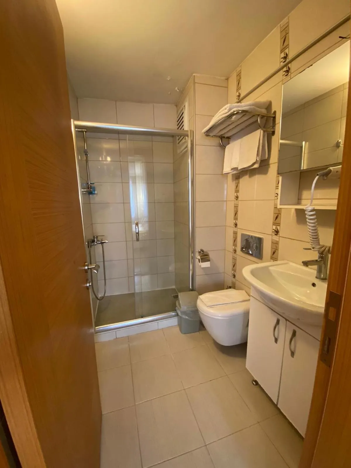 Shower in Timeks Hotel Sultanahmet