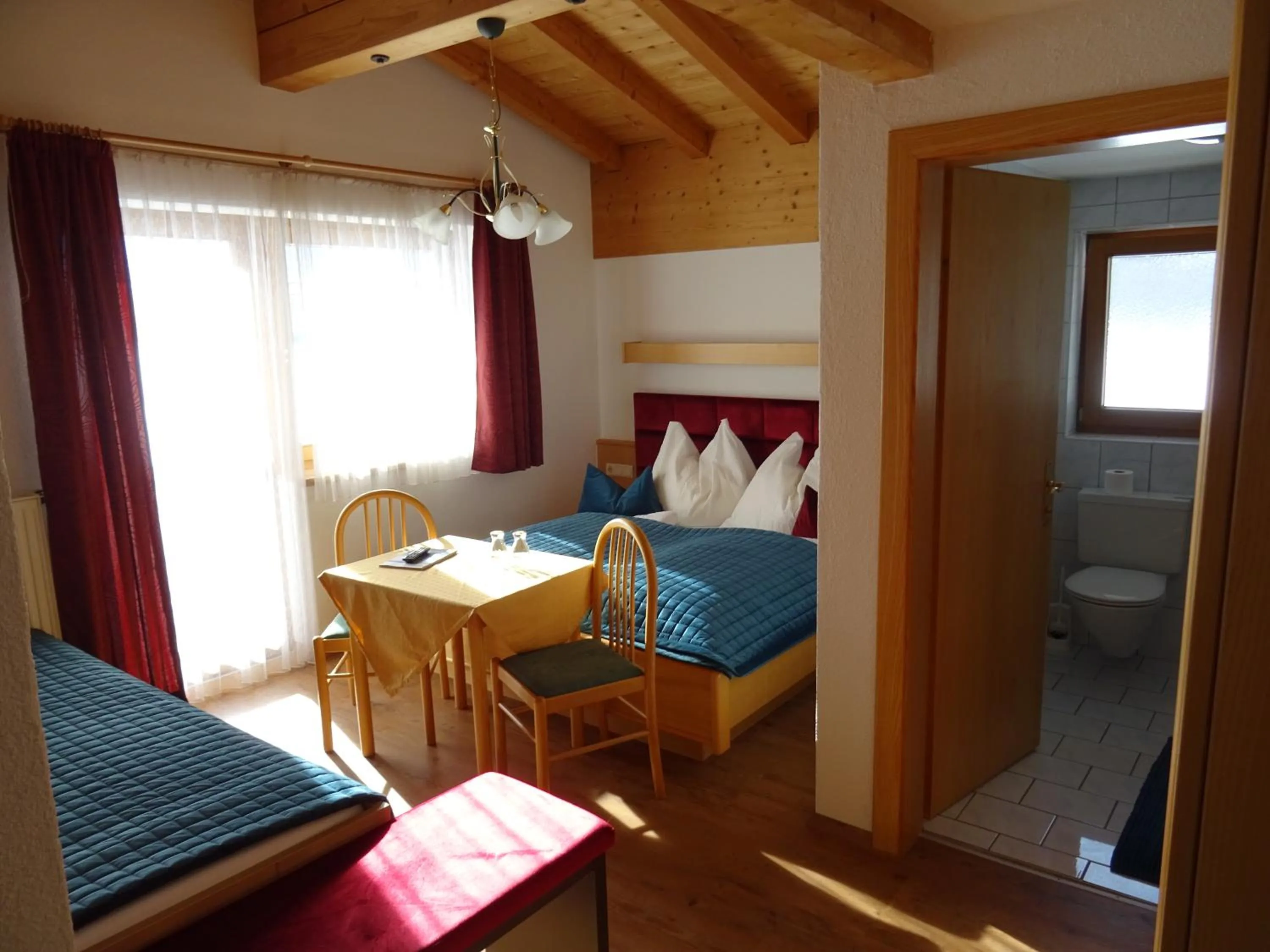 Photo of the whole room, Bed in Hotel Restaurant Rosengarten