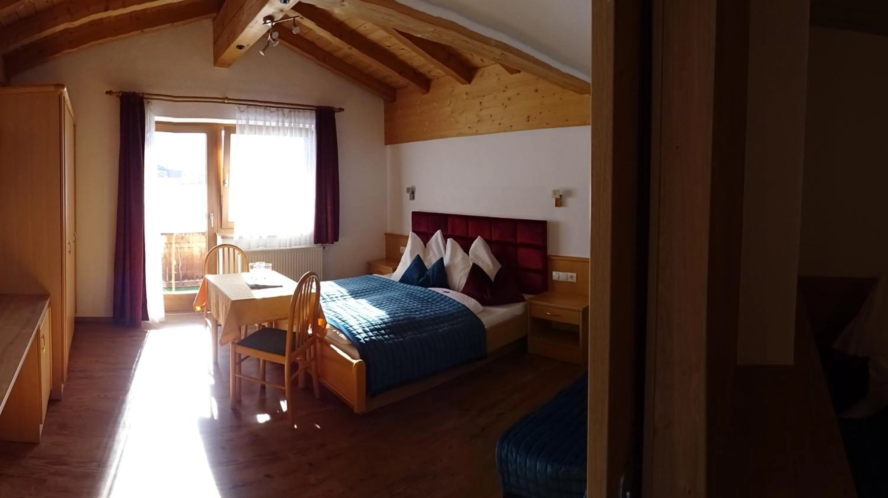 Photo of the whole room, Bed in Hotel Restaurant Rosengarten