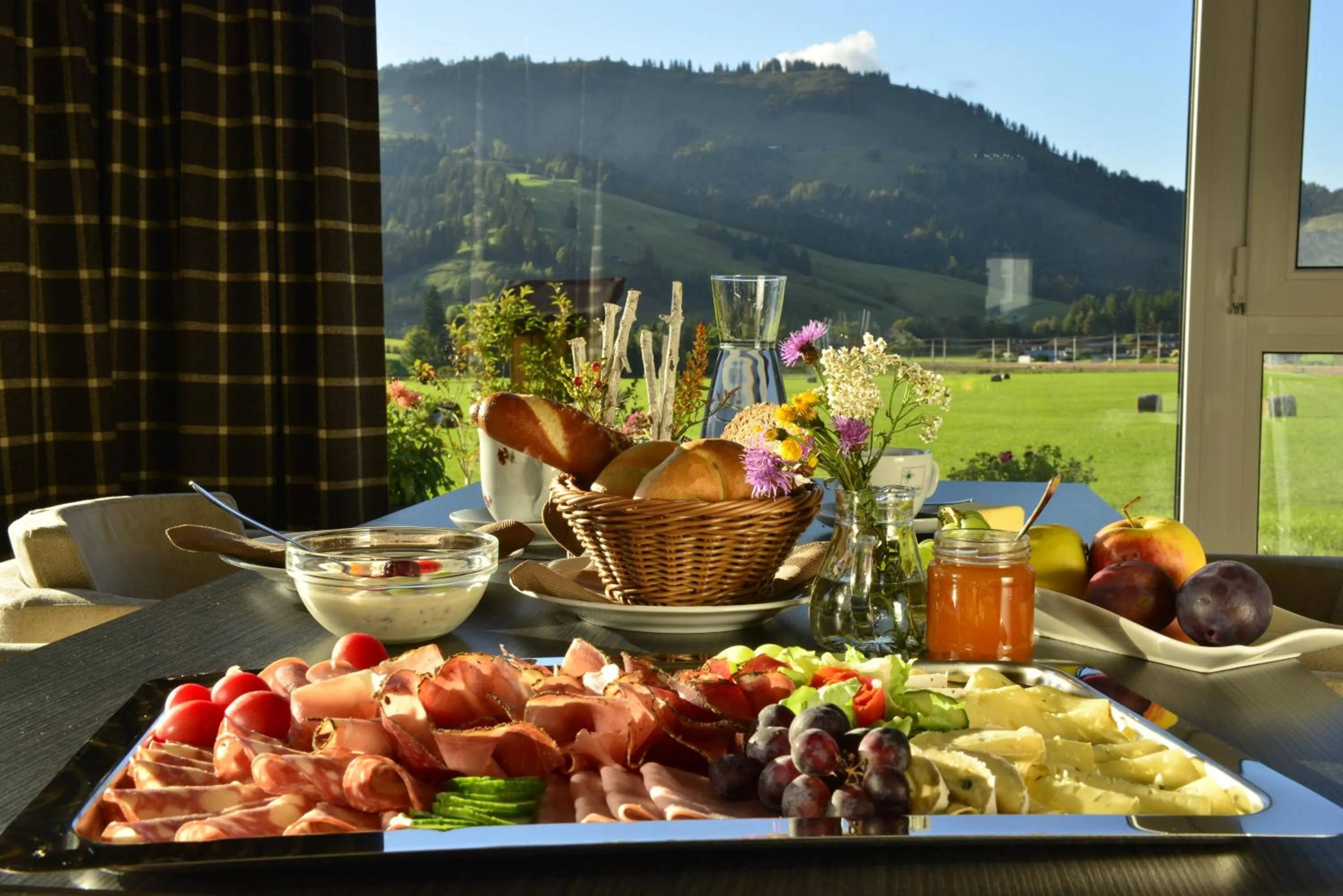 Continental breakfast in Fairhotel Hochfilzen B&B