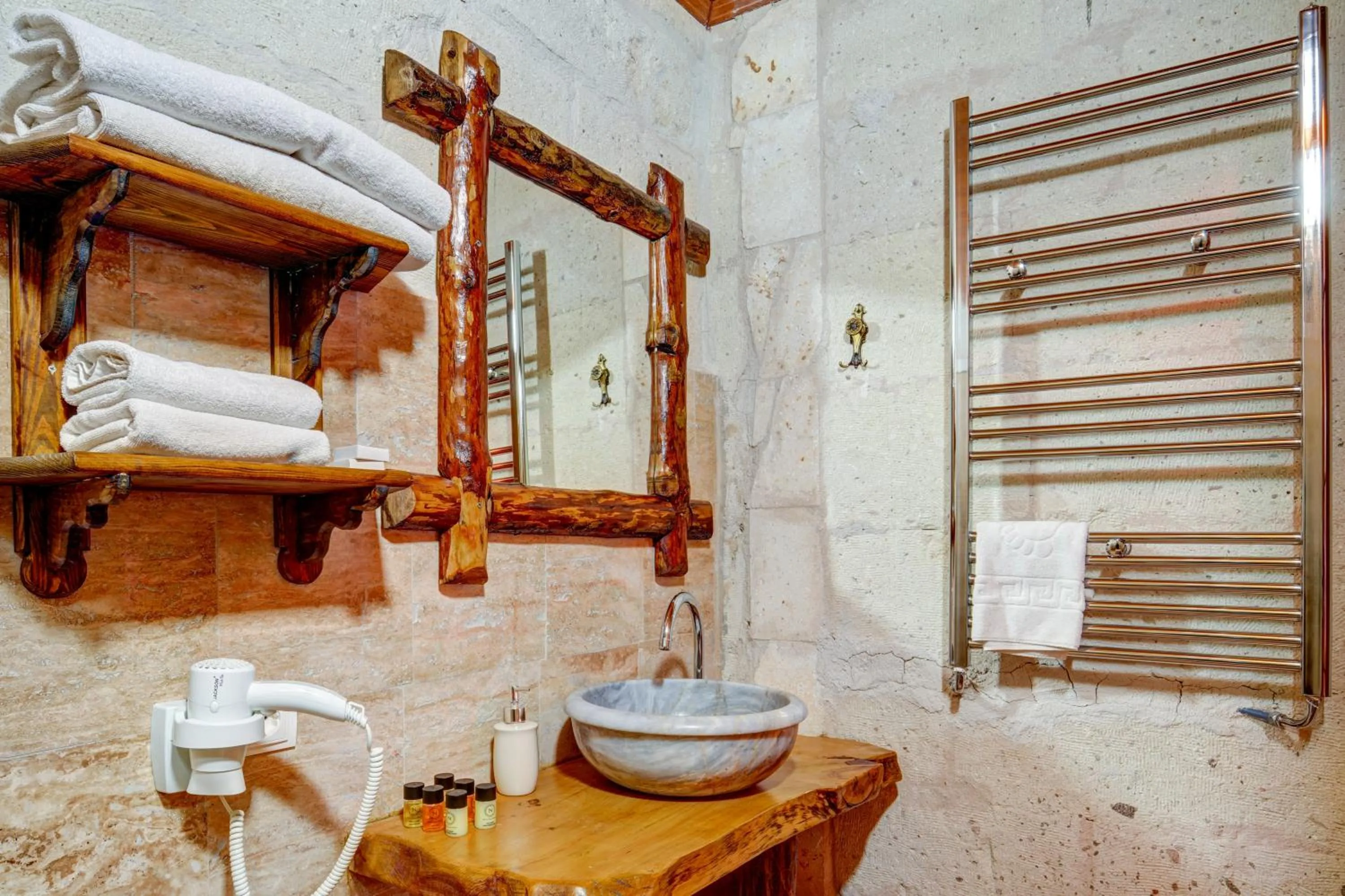 Bathroom, Bed in Nova Cave Hotel