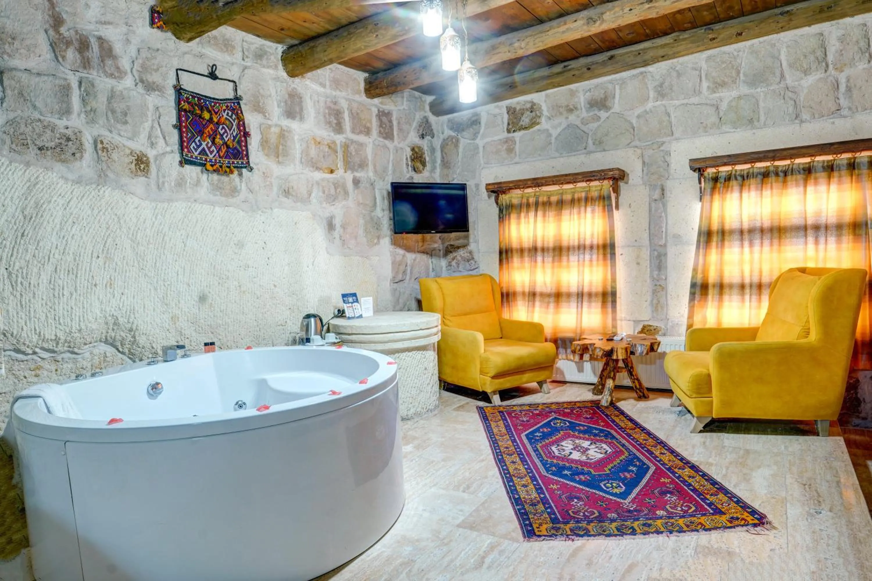 Photo of the whole room in Nova Cave Hotel