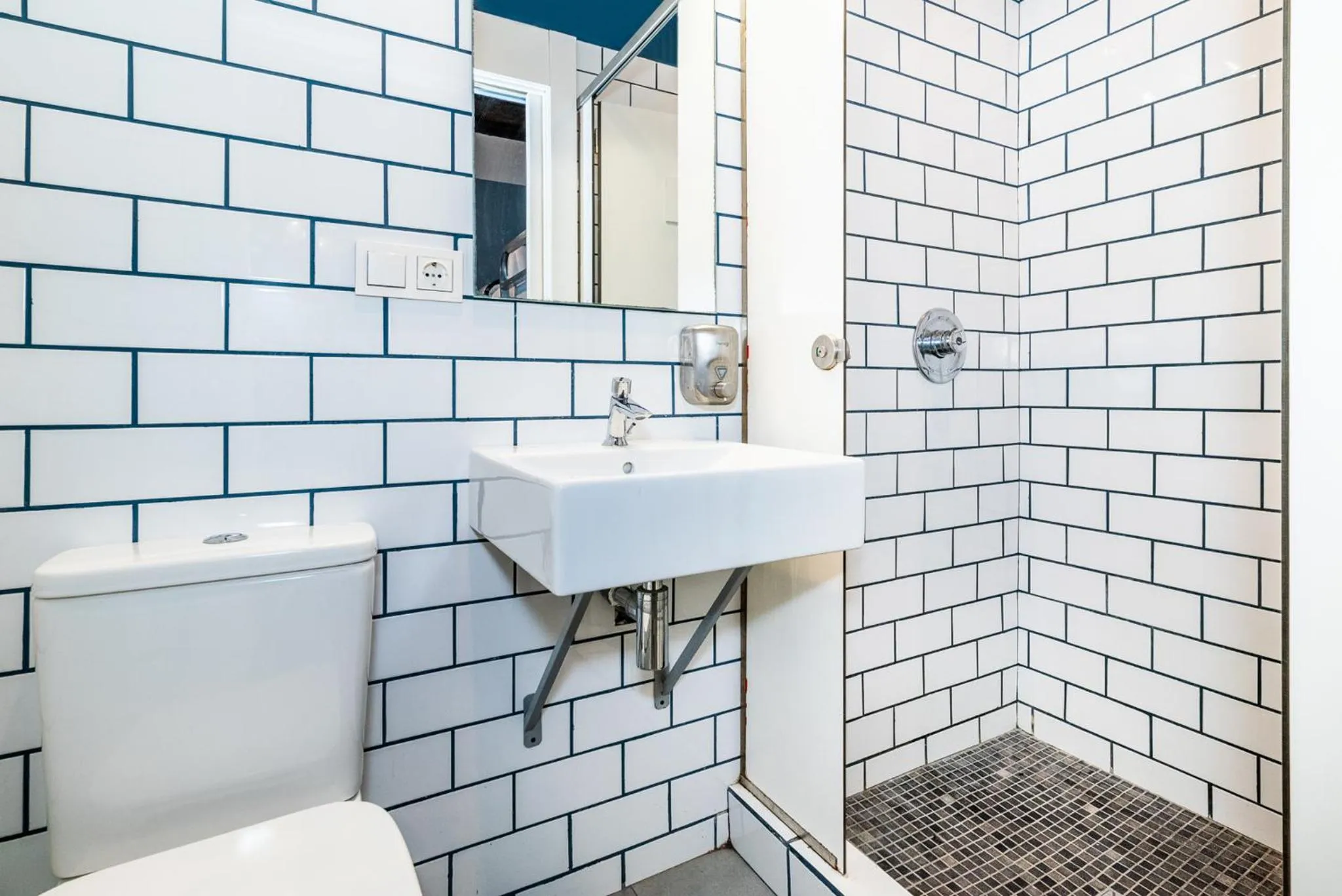 Shower in Hostel Carlota Braun