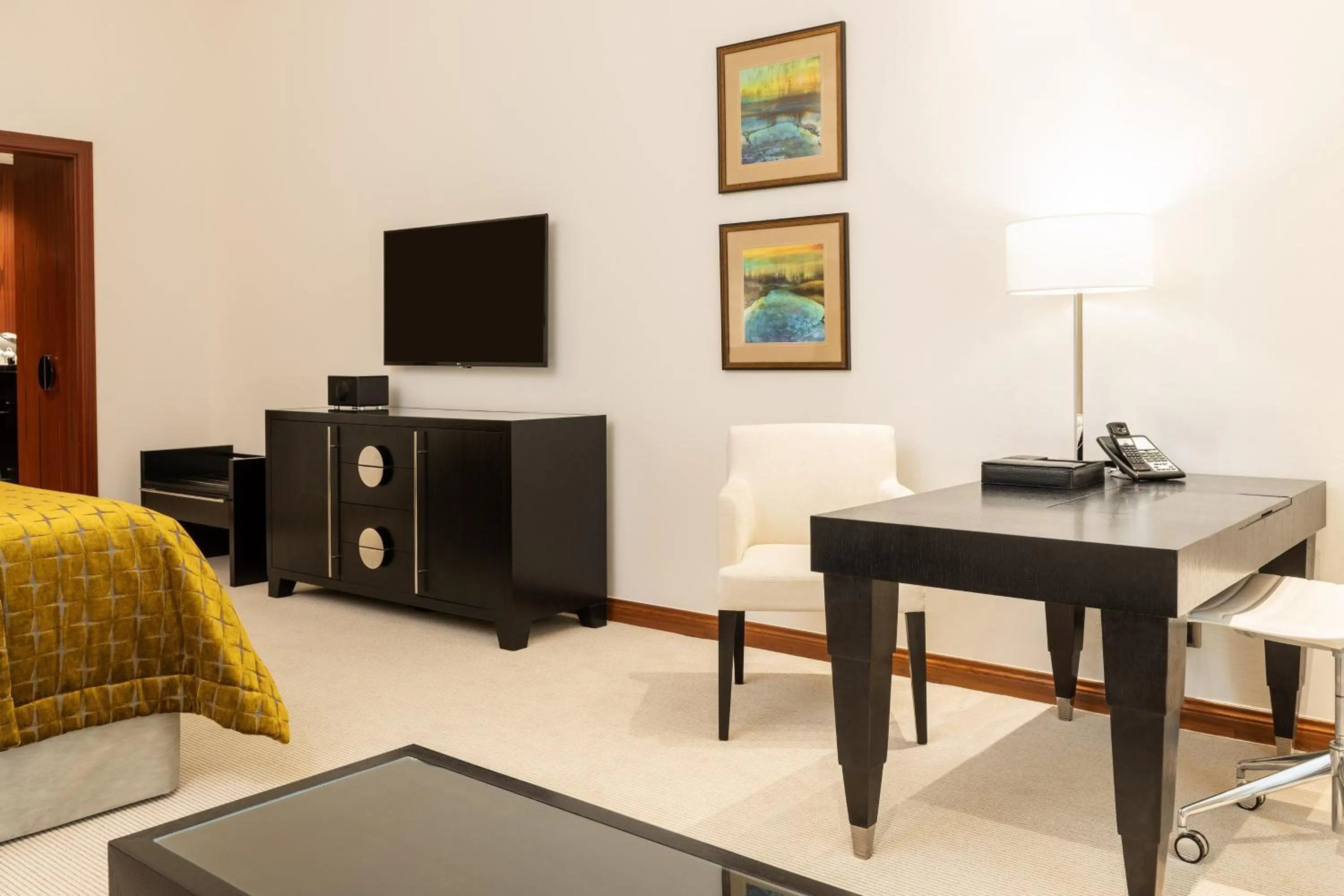 Photo of the whole room in Grosvenor House, a Luxury Collection Hotel, Dubai