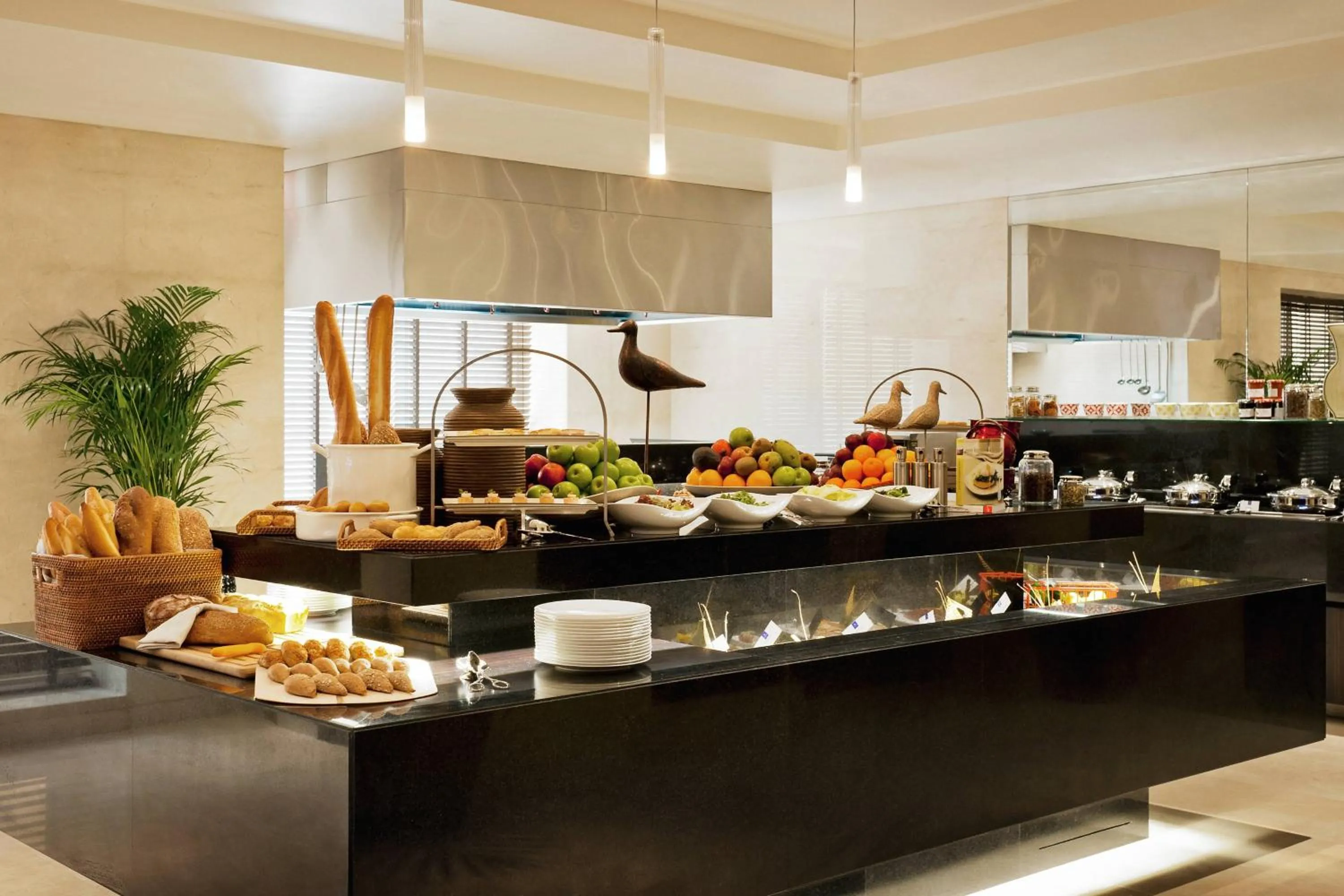 Restaurant/places to eat in Grosvenor House, a Luxury Collection Hotel, Dubai