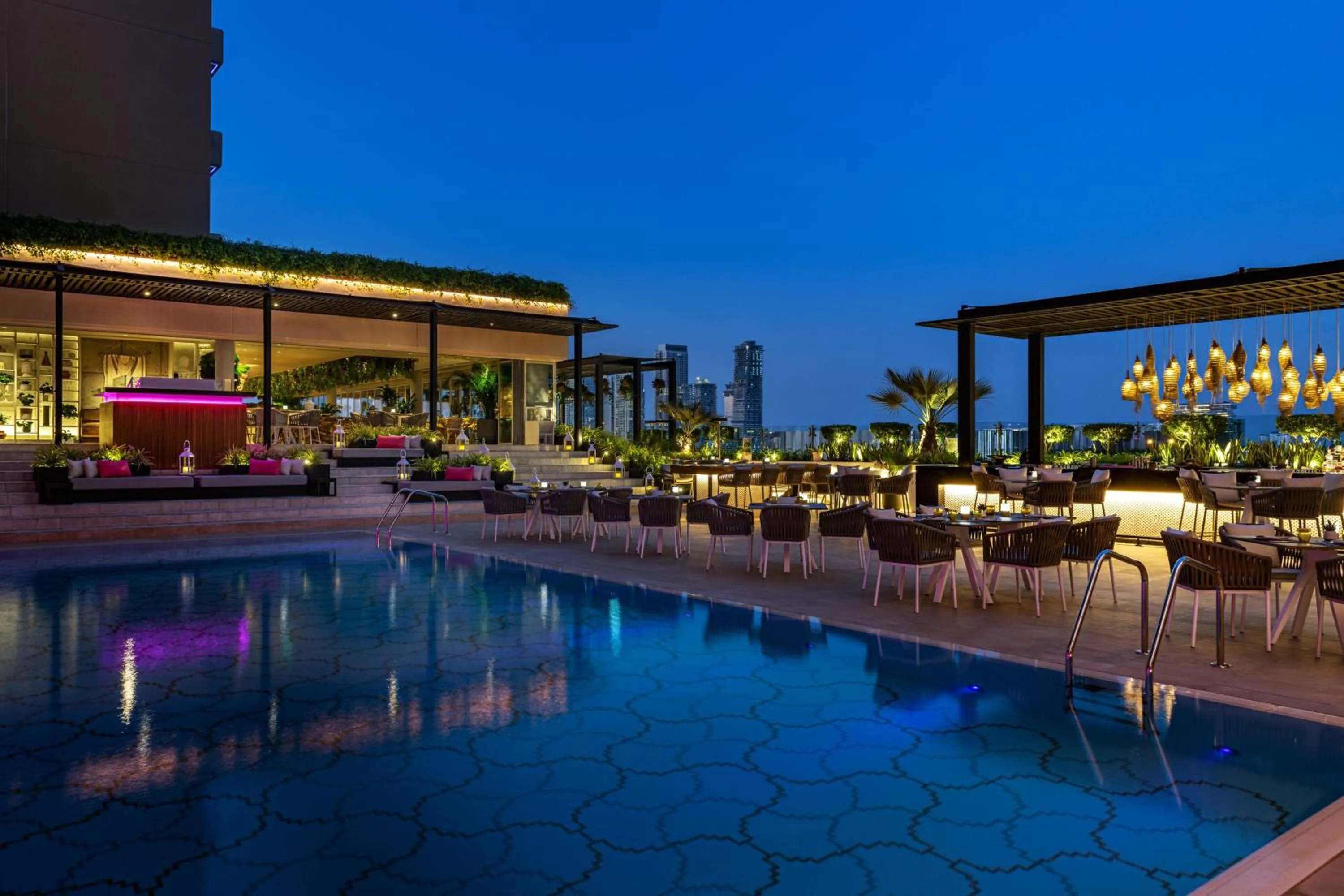 Swimming pool in Grosvenor House, a Luxury Collection Hotel, Dubai