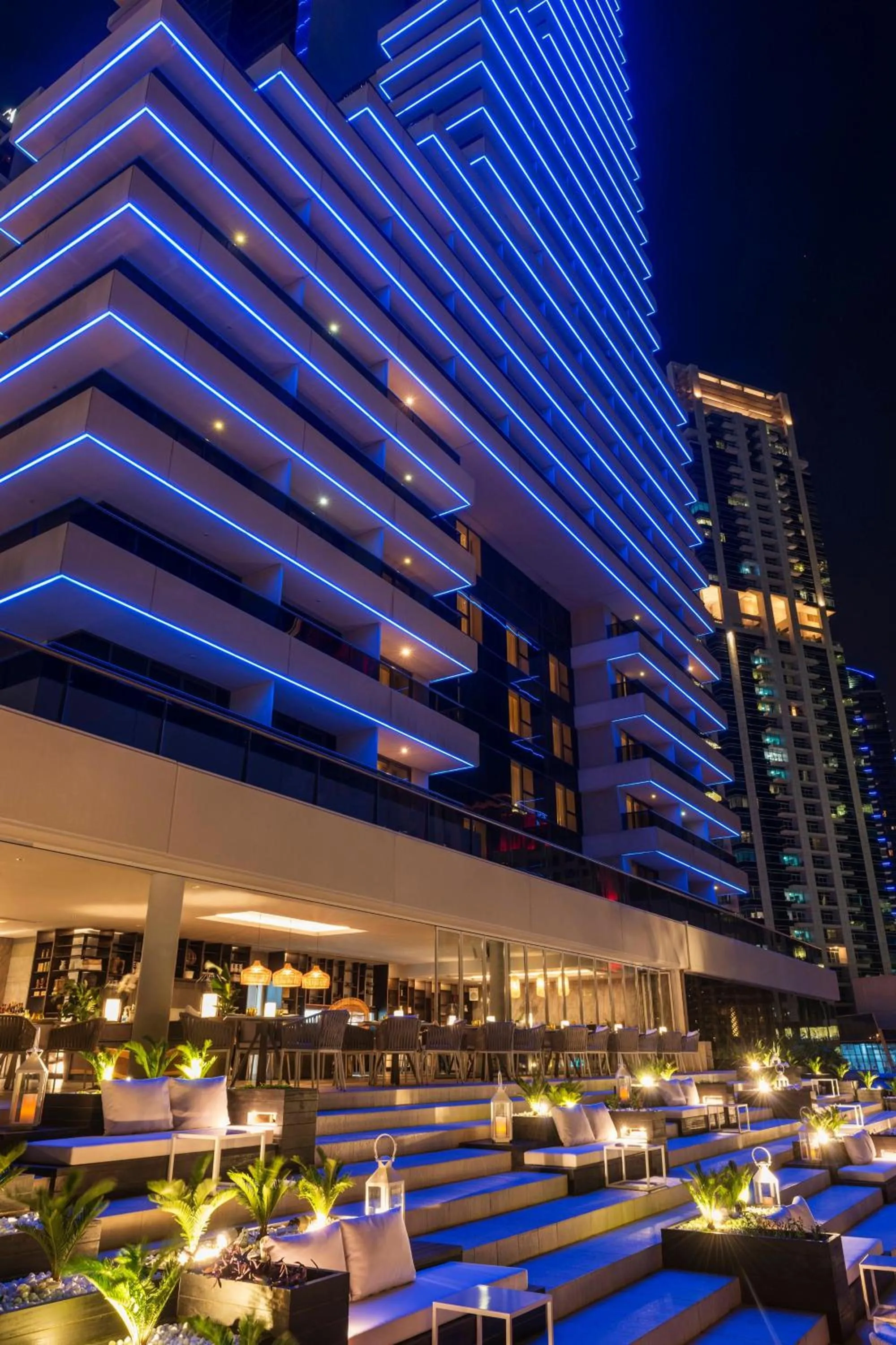 Lounge or bar in Grosvenor House, a Luxury Collection Hotel, Dubai