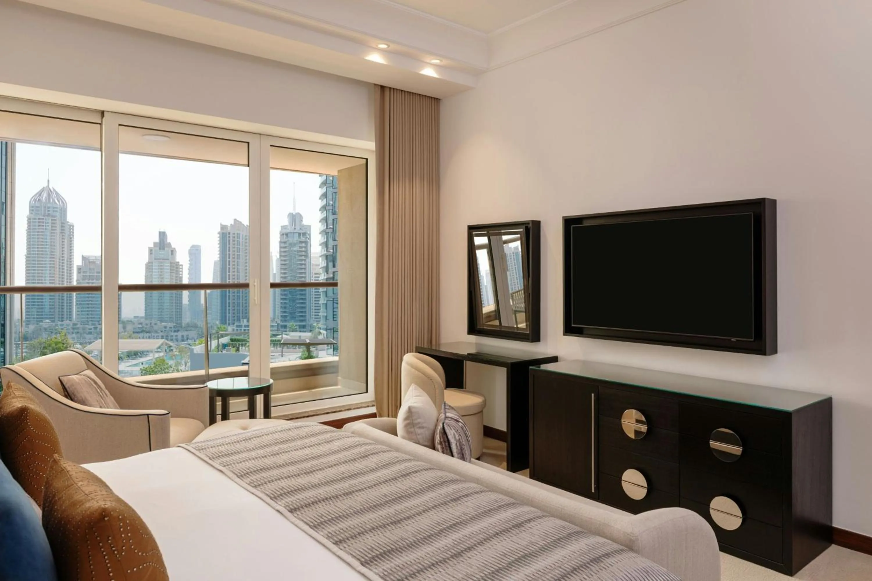 Bedroom, Bed in Grosvenor House, a Luxury Collection Hotel, Dubai
