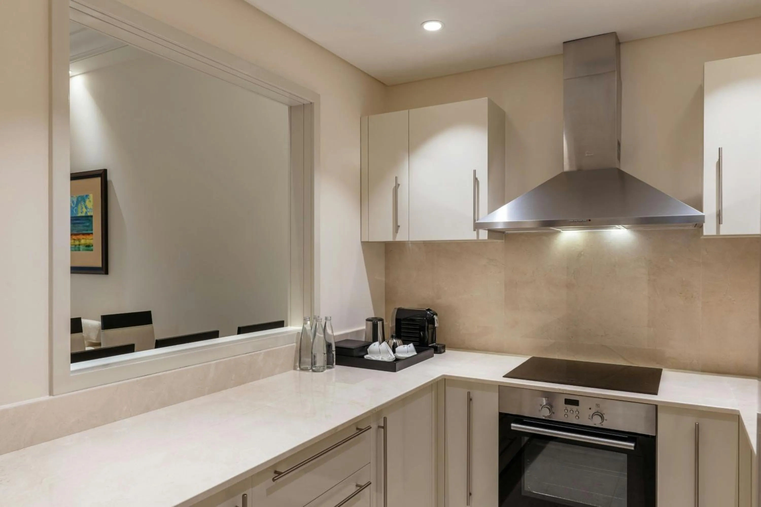 Kitchen or kitchenette in Grosvenor House, a Luxury Collection Hotel, Dubai