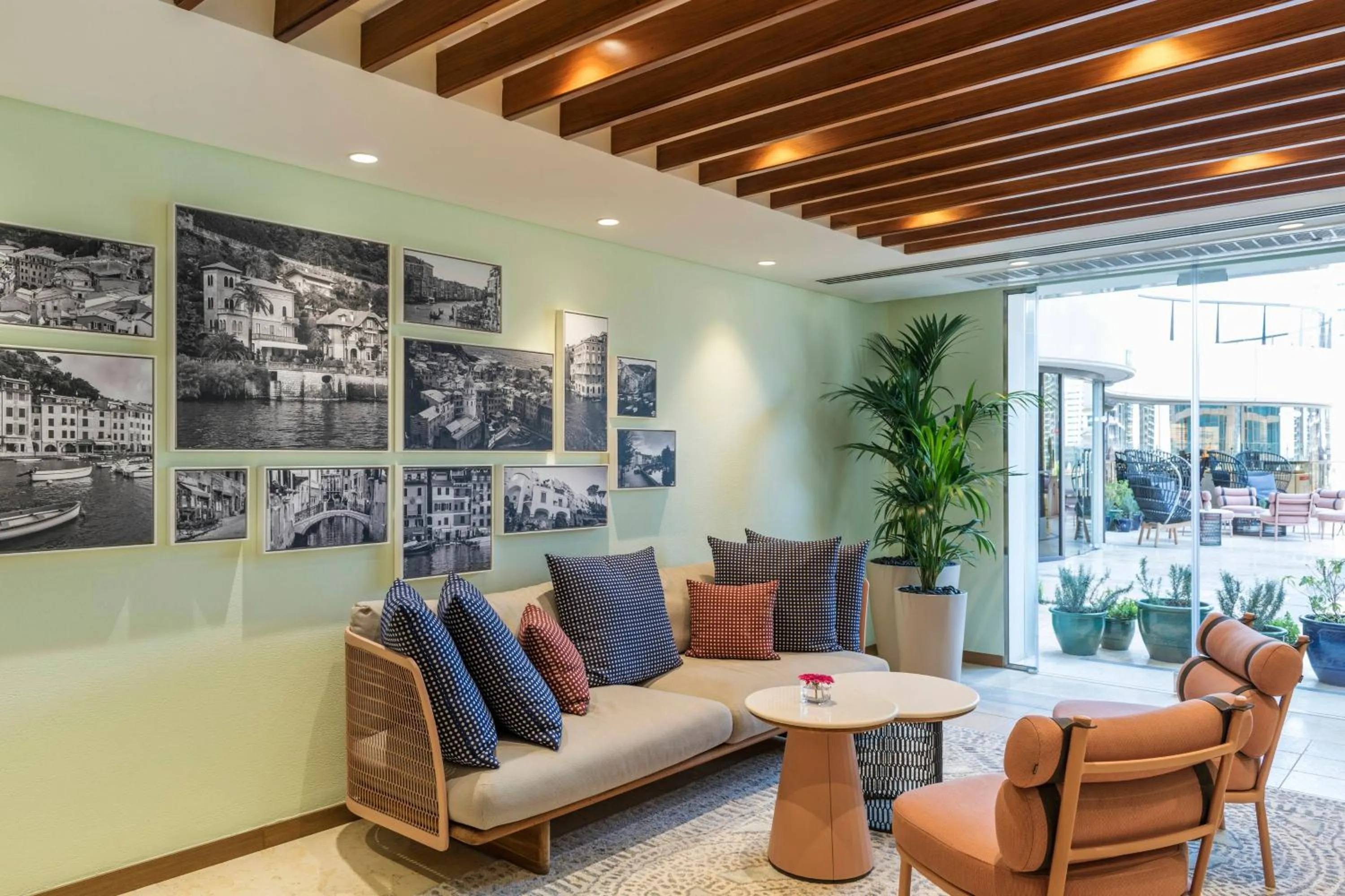 Restaurant/places to eat in Grosvenor House, a Luxury Collection Hotel, Dubai