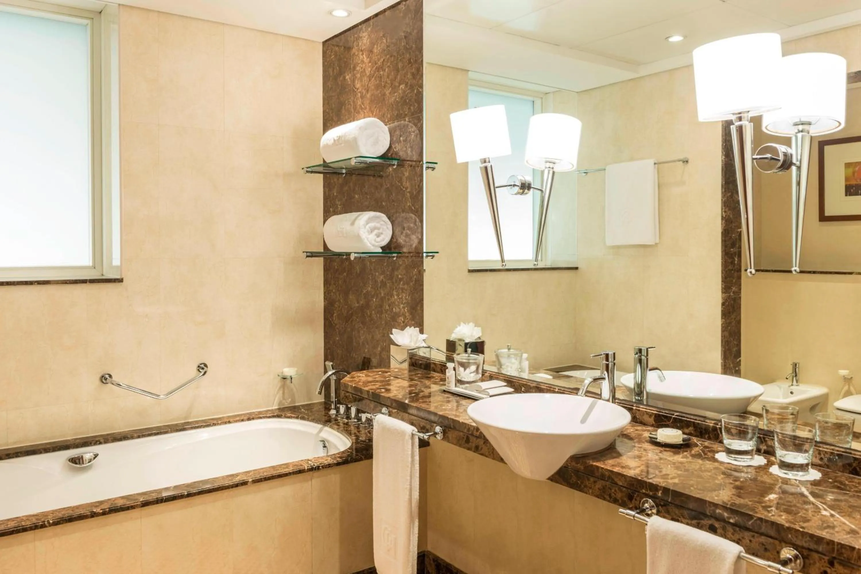 Bathroom in Grosvenor House, a Luxury Collection Hotel, Dubai