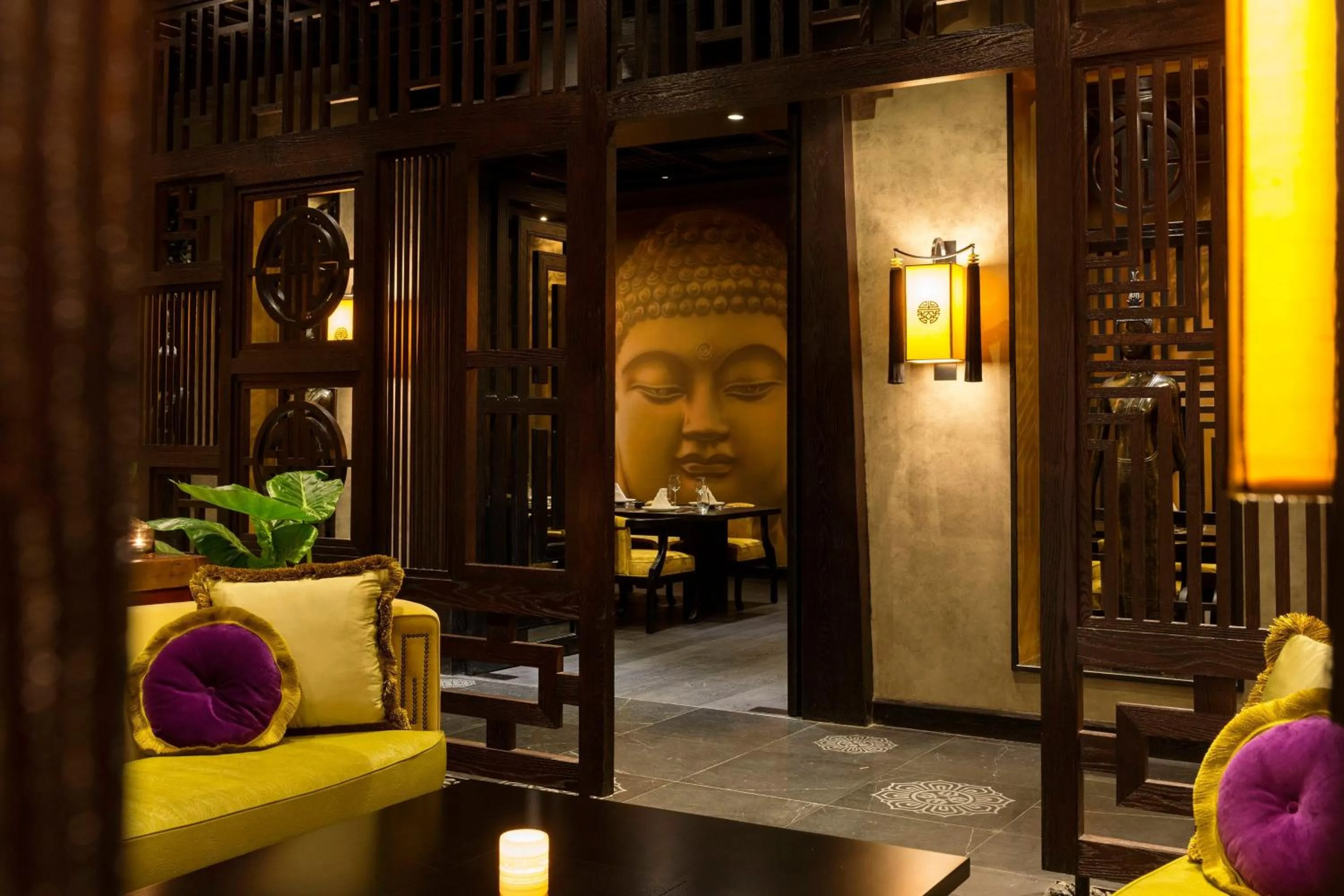 Lounge or bar in Grosvenor House, a Luxury Collection Hotel, Dubai