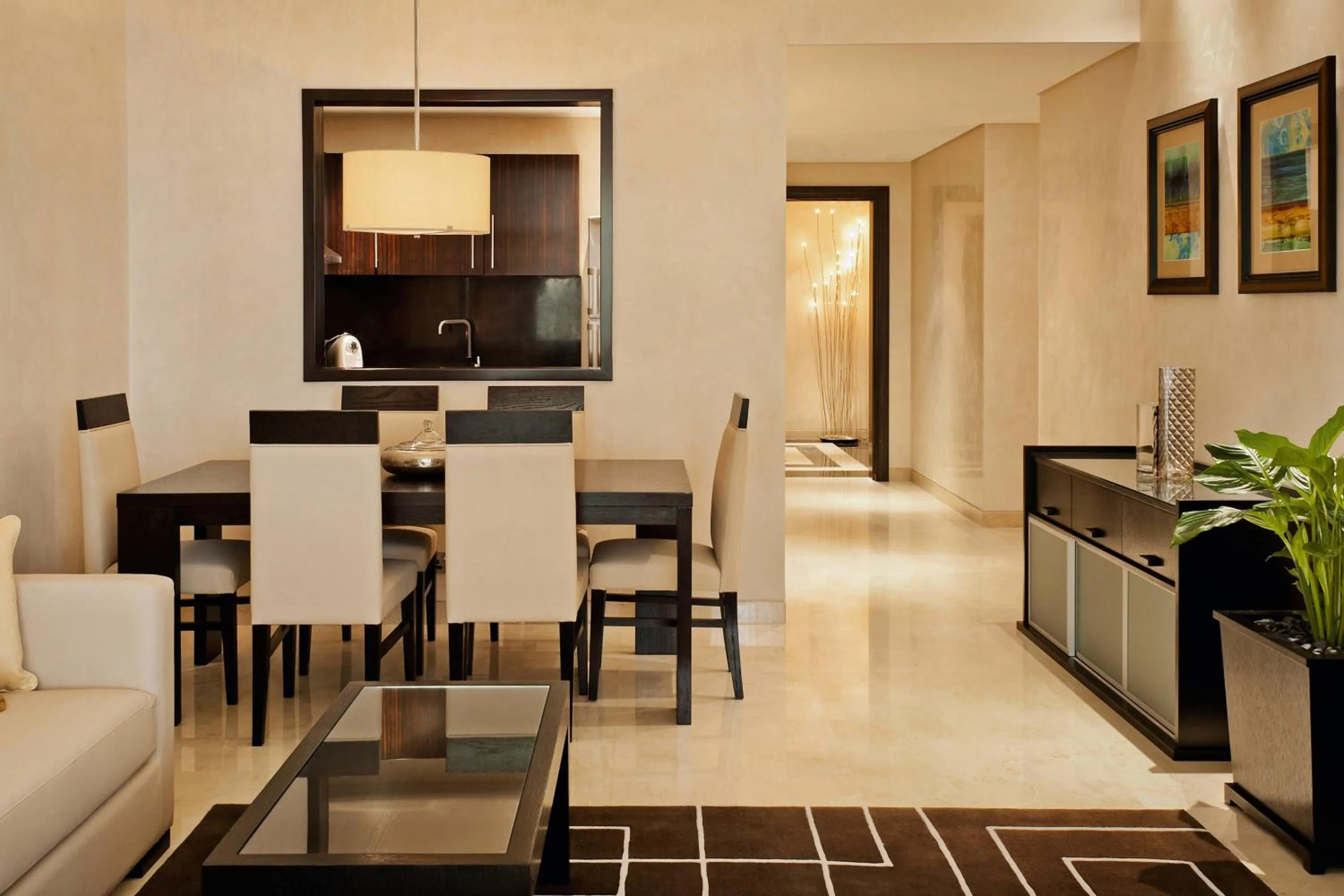 Living room in Grosvenor House, a Luxury Collection Hotel, Dubai