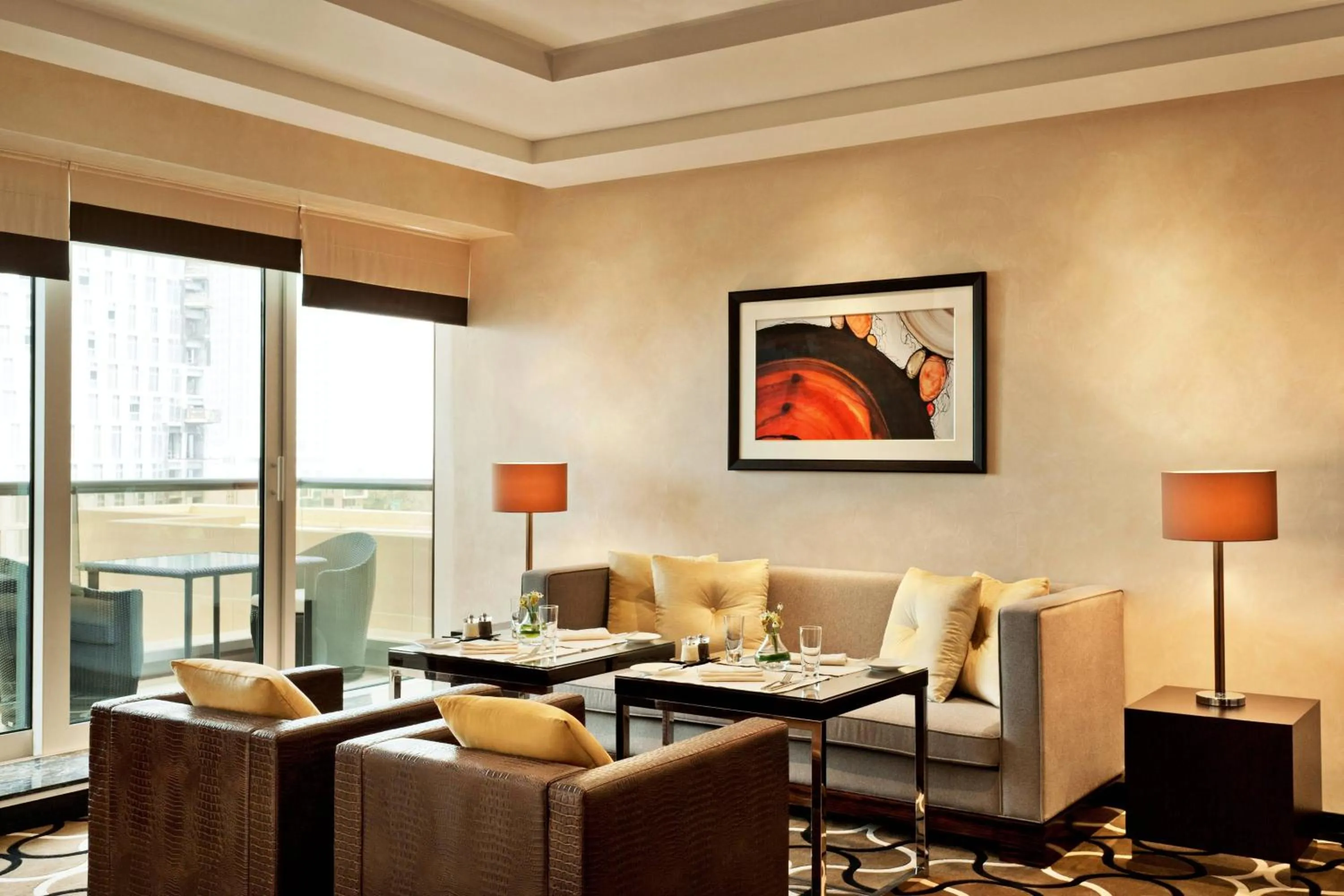 Lounge or bar in Grosvenor House, a Luxury Collection Hotel, Dubai