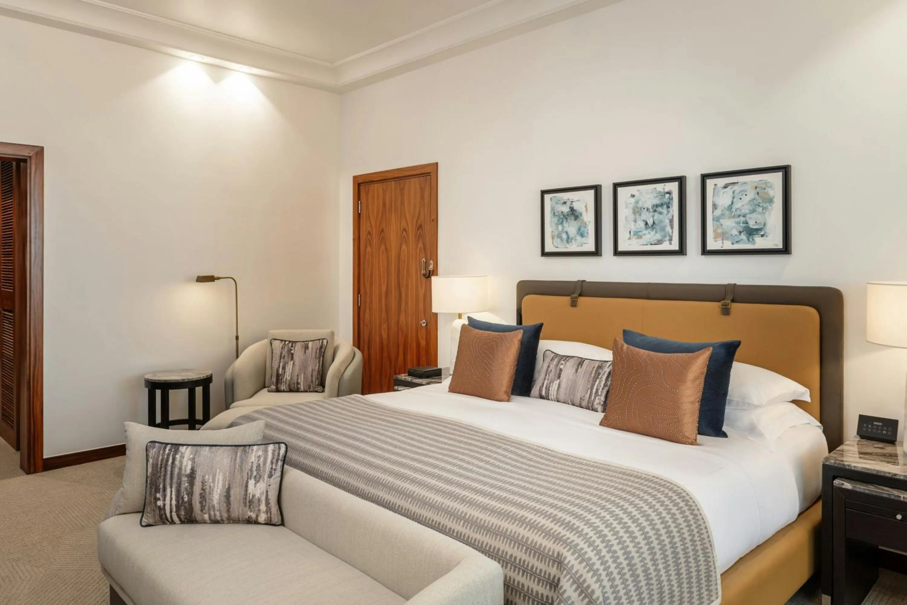 Photo of the whole room, Bed in Grosvenor House, a Luxury Collection Hotel, Dubai