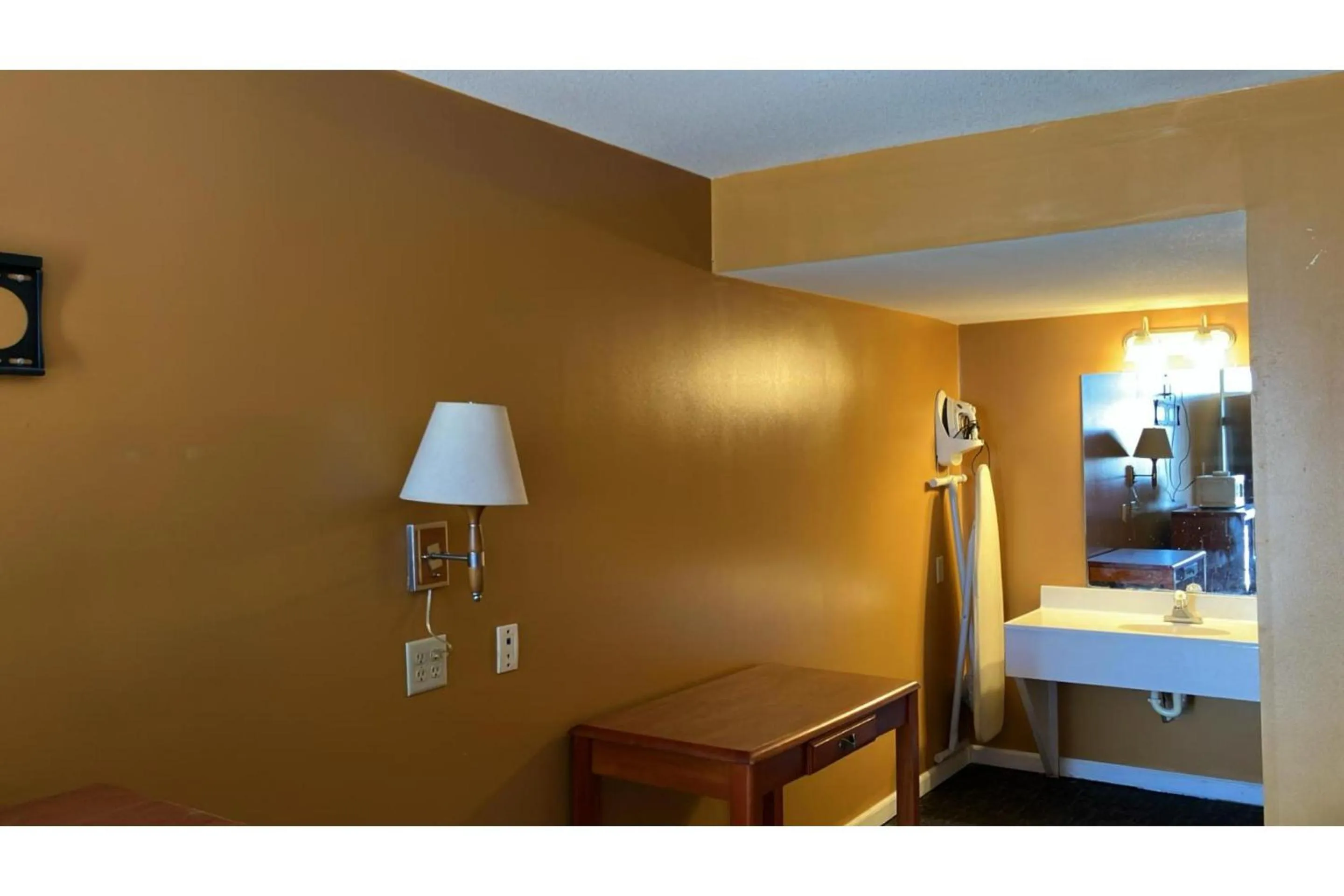 Bedroom in Sky Palace Inn By OYO Anthony KS