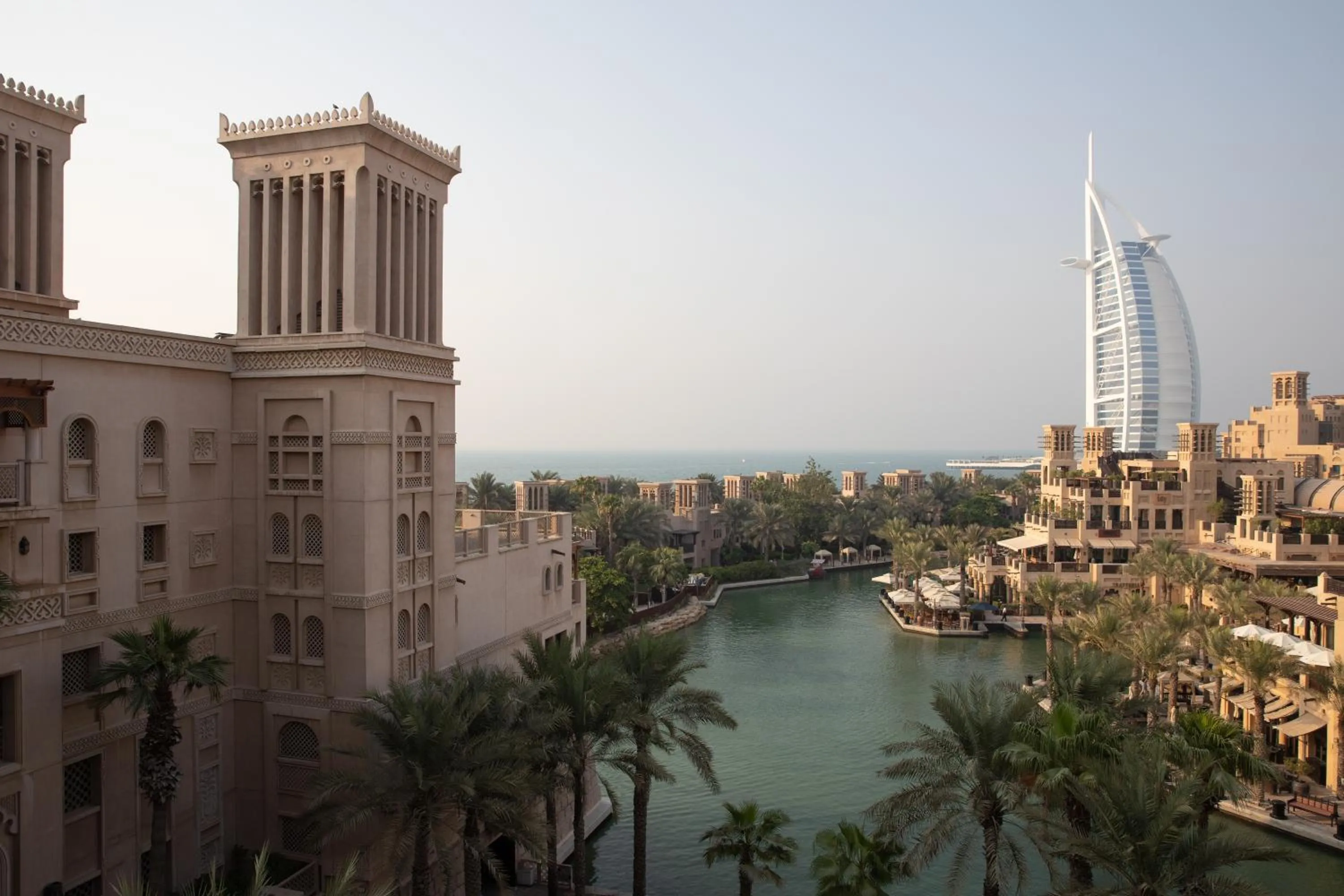 Property building in Jumeirah Al Qasr Dubai