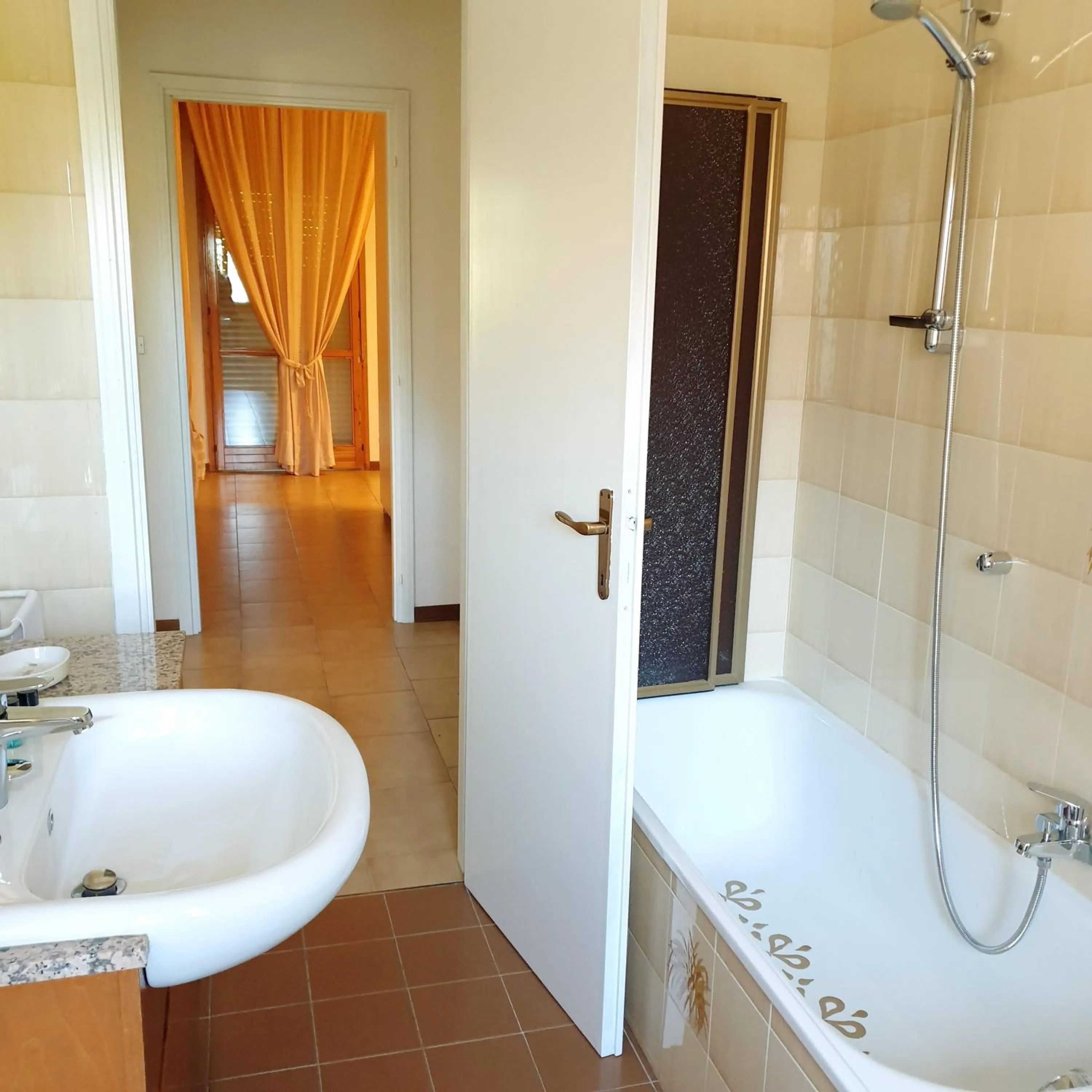 Shower in Hotel Paradiso Dépendance