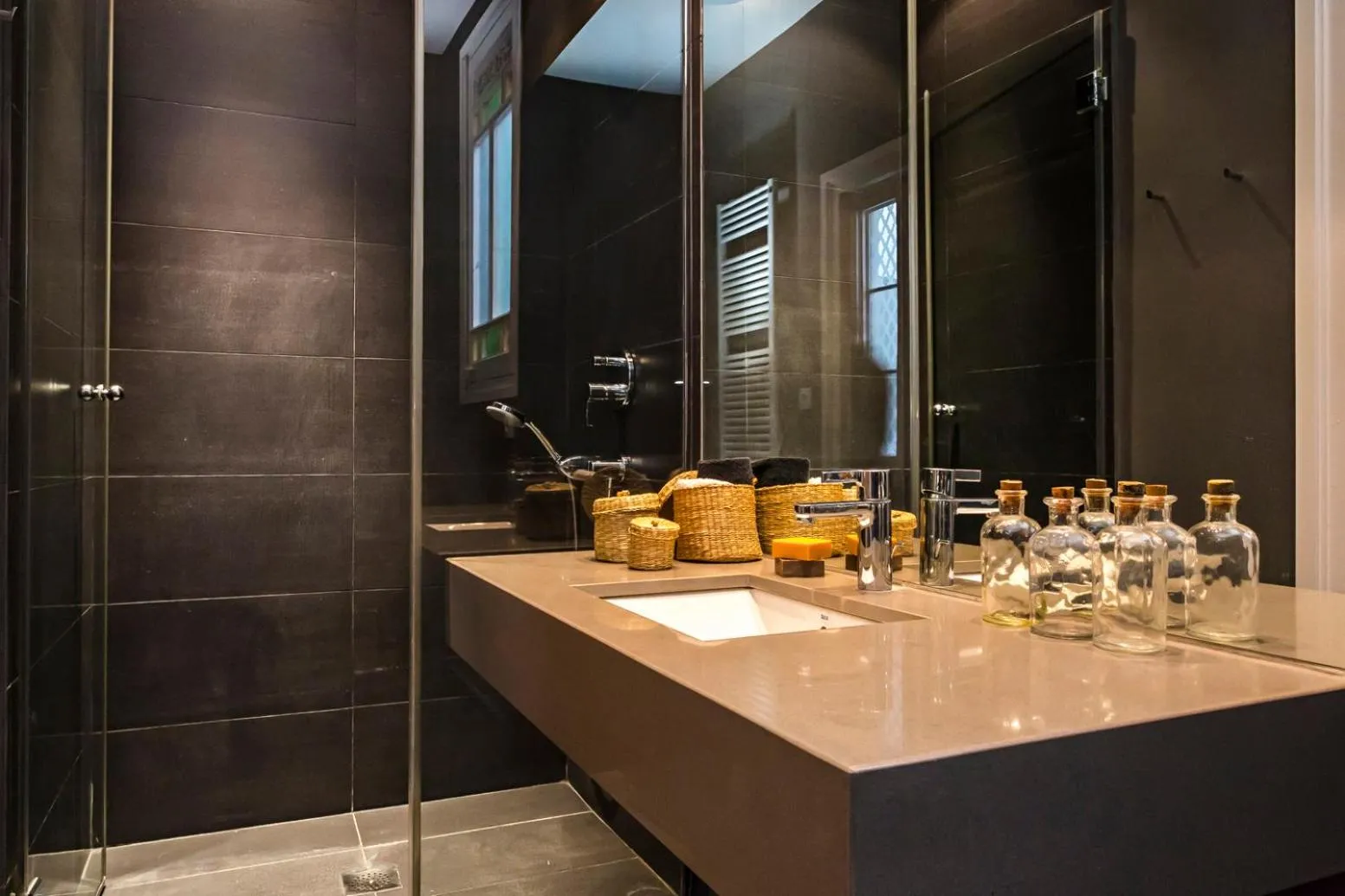 Shower in Bcn Paseo De Gracia Rocamora Apartment