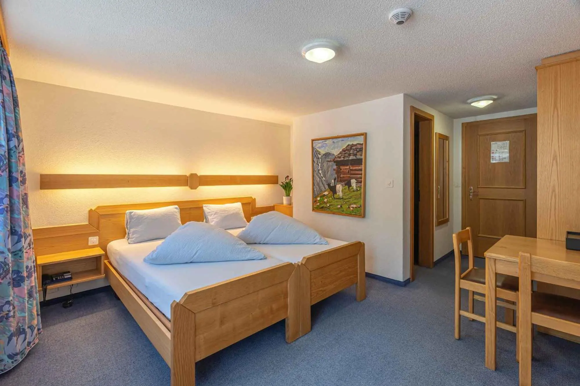 Photo of the whole room, Bed in Aktiv- und Genusshotel Alpenblick