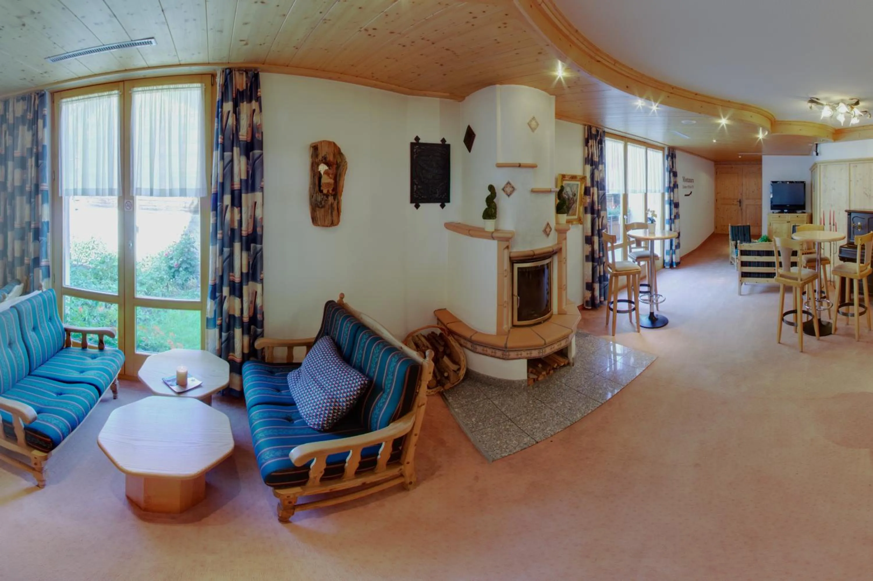 Lounge or bar in Aktiv- und Genusshotel Alpenblick