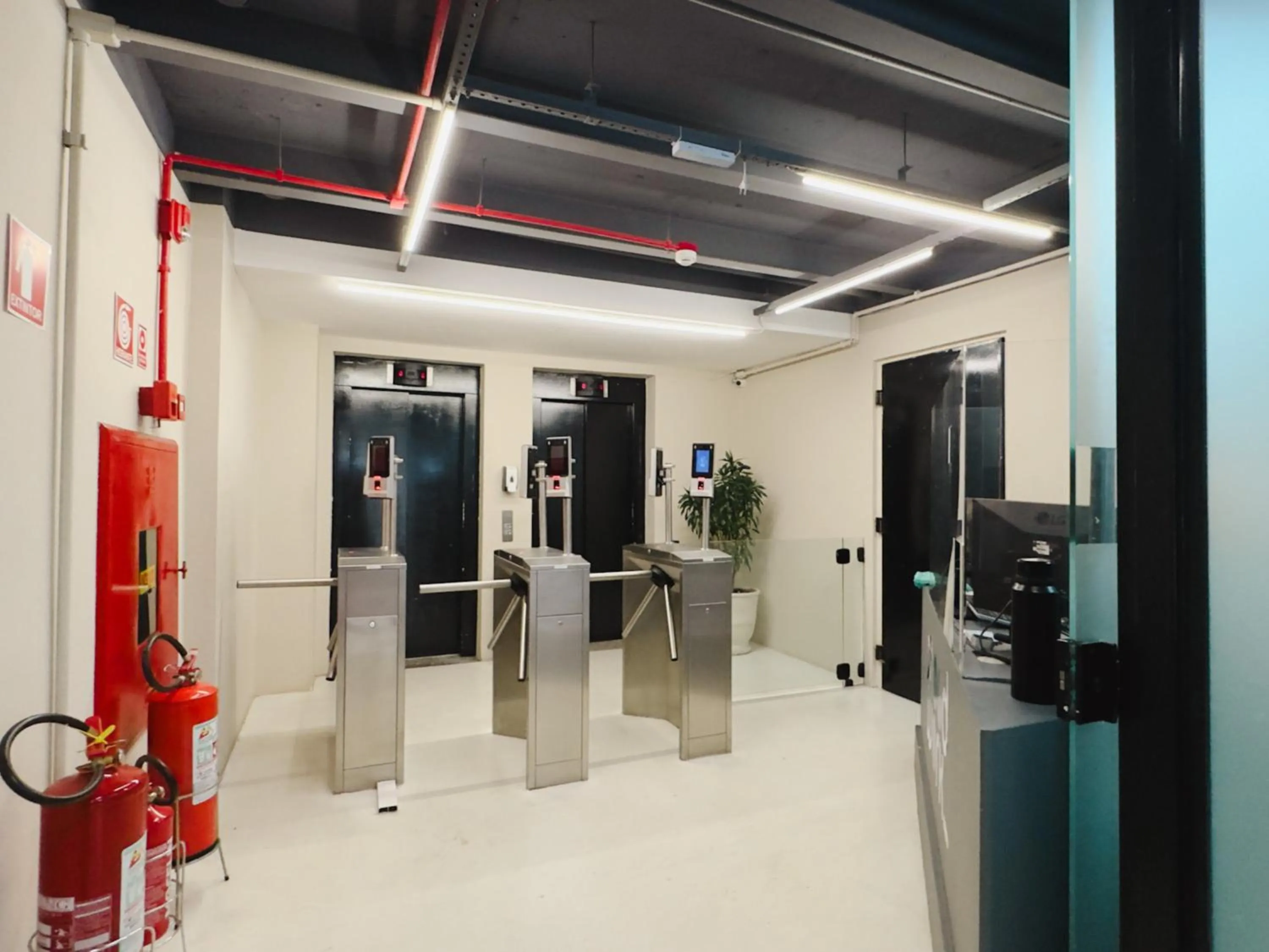 Facade/entrance in Apê Paulista Augusta