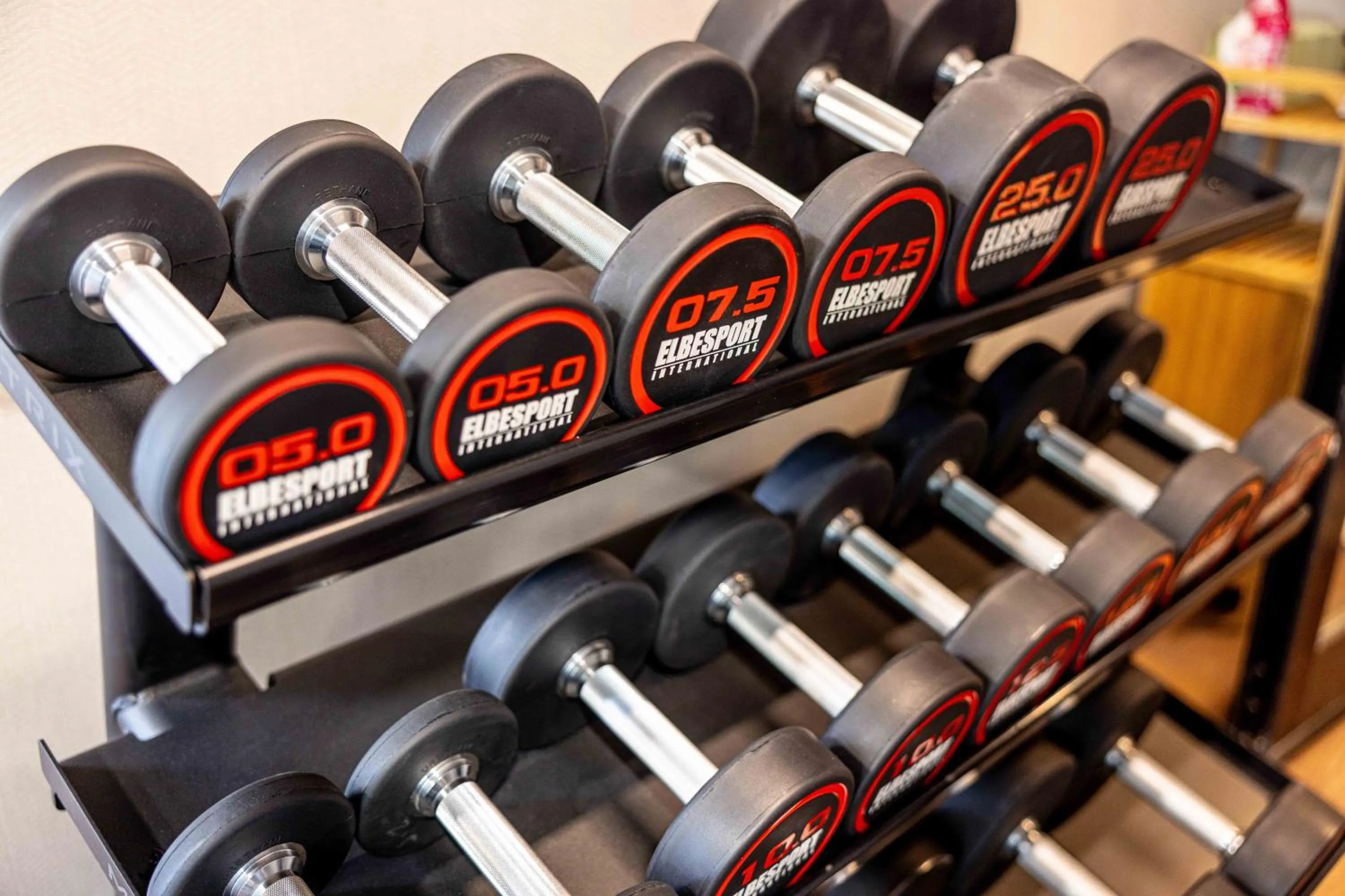 Fitness centre/facilities in ibis Styles Aalen