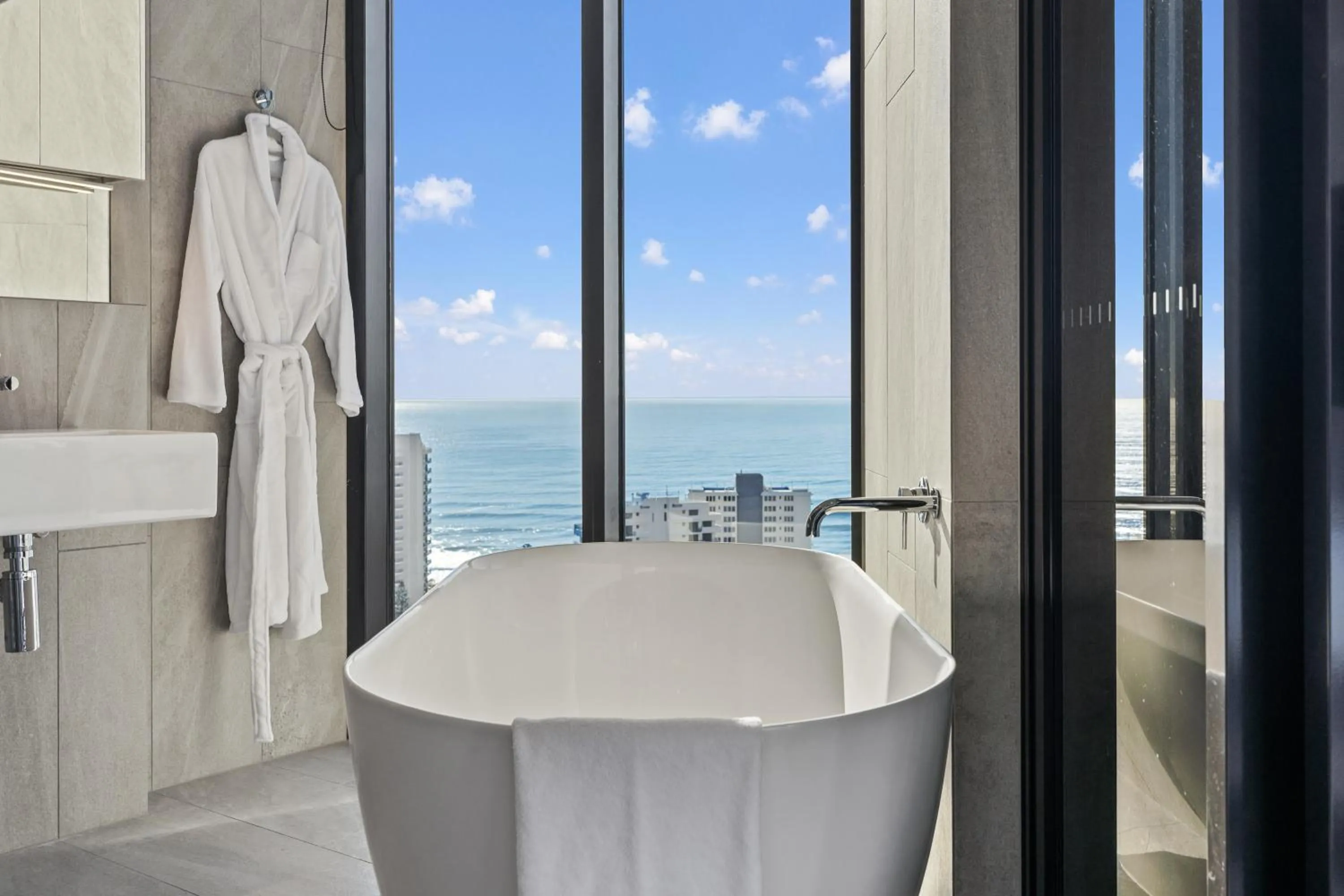 Encore Broadbeach - Official