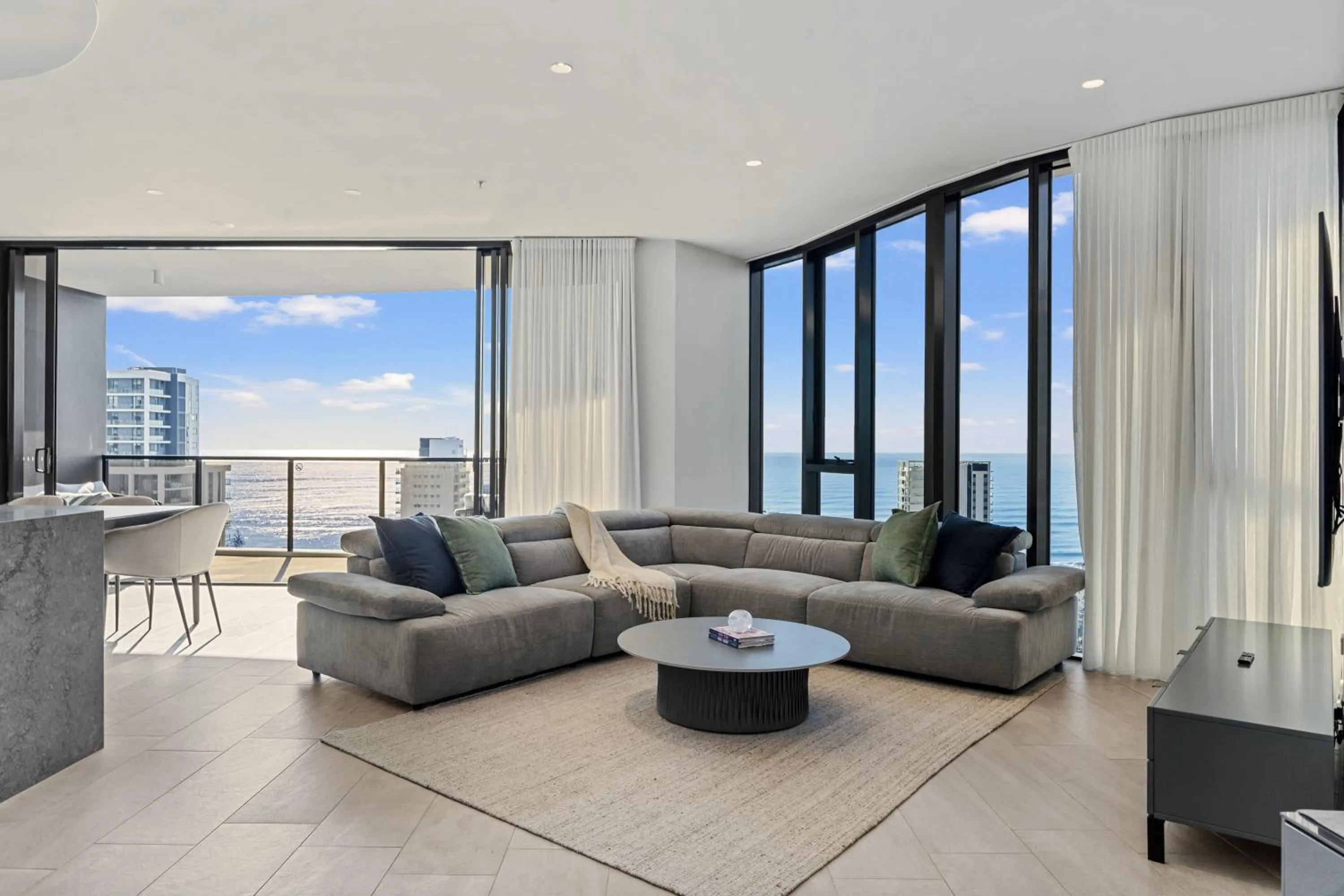 Encore Broadbeach - Official