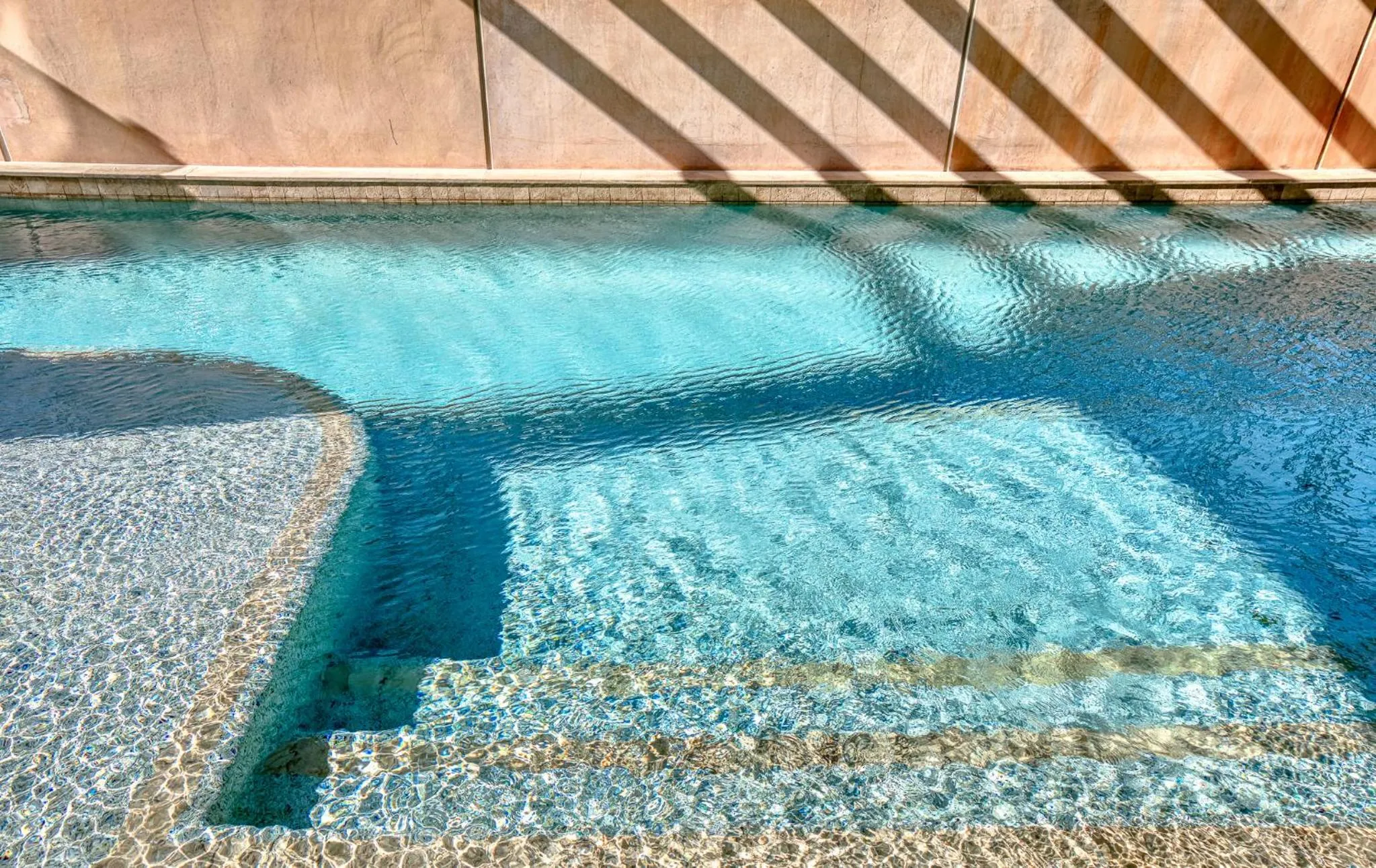 Swimming pool in Encore Broadbeach - Official