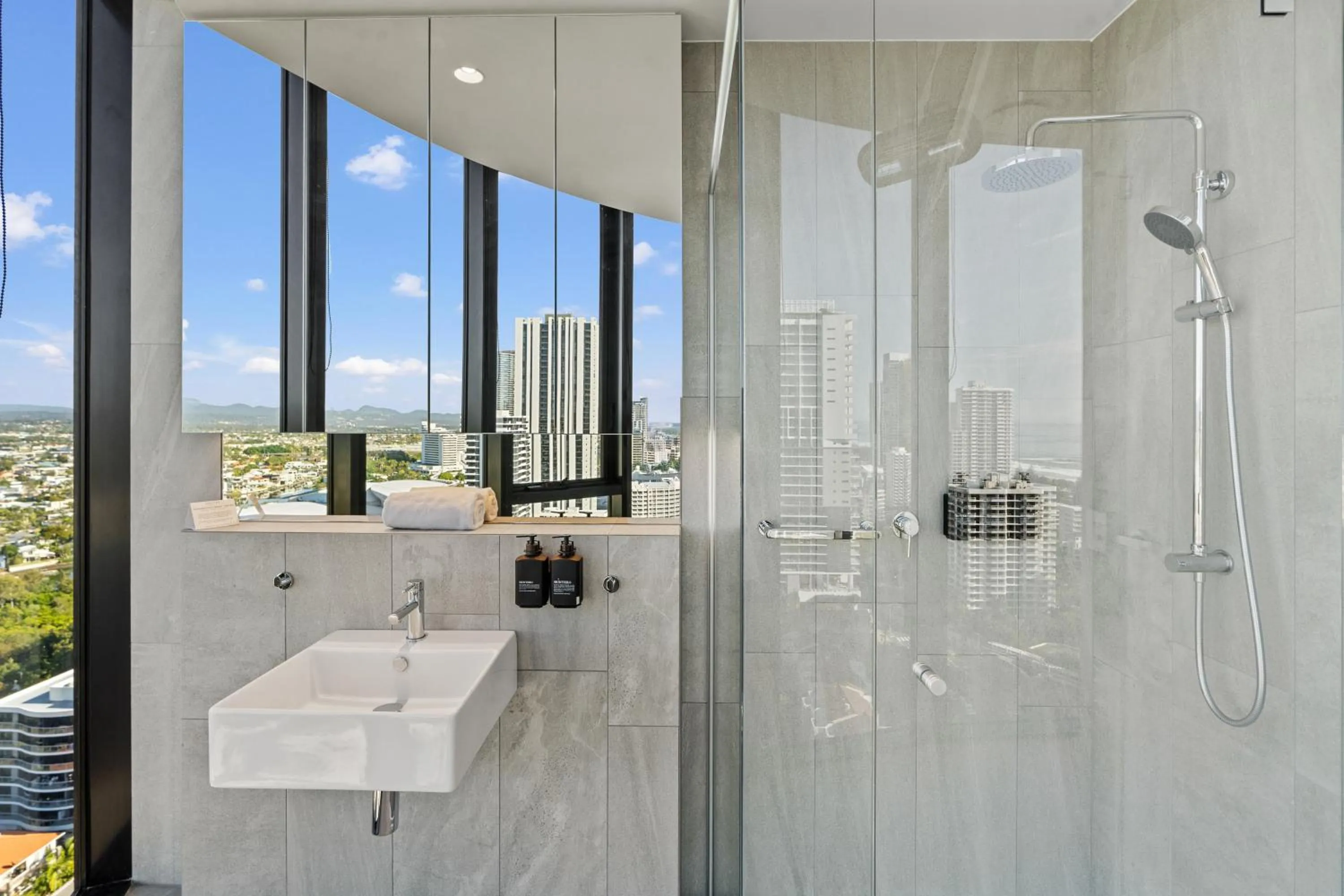 Encore Broadbeach - Official