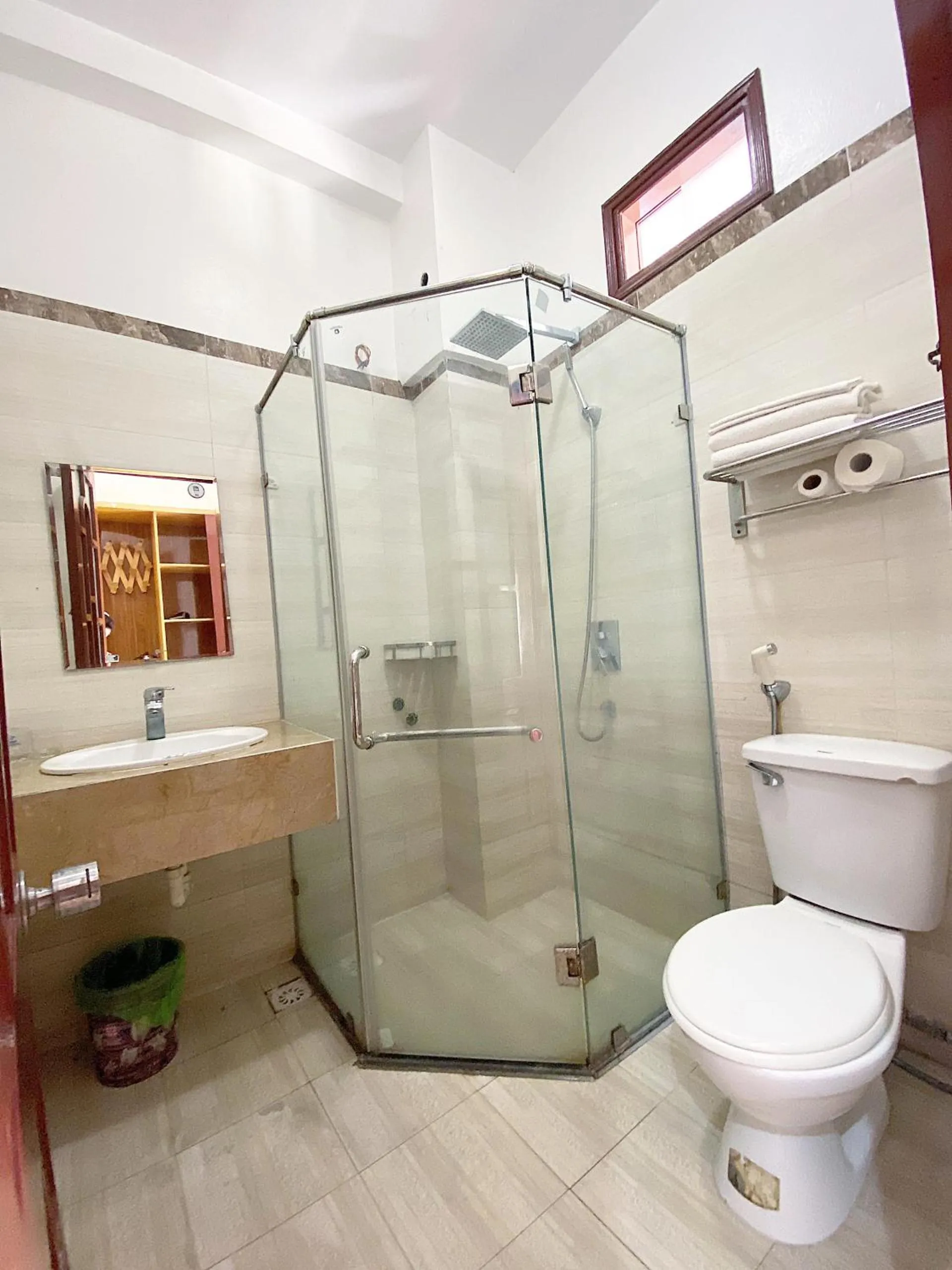 Shower in Diamond Hotel Thai Binh