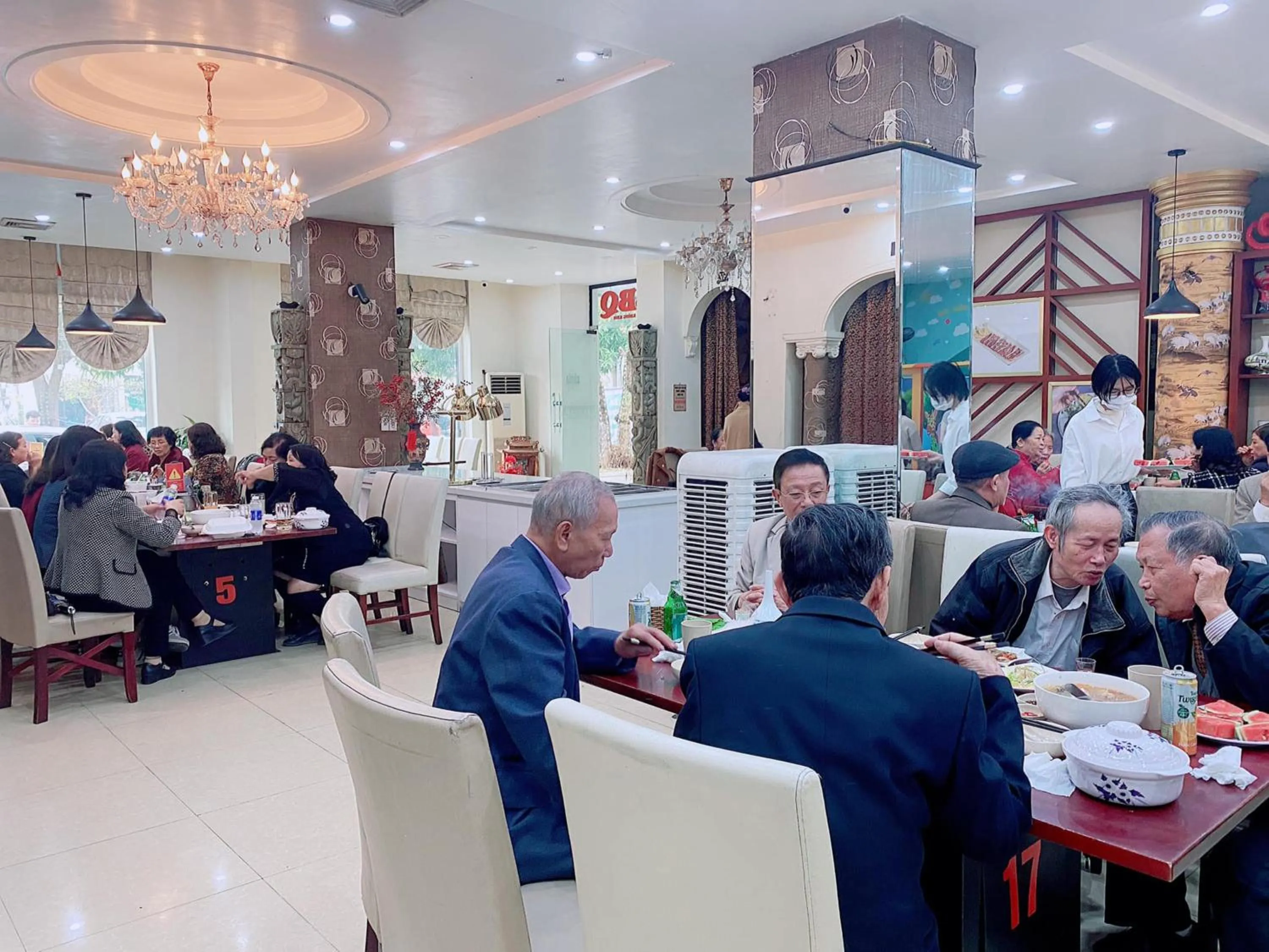 Restaurant/places to eat in Diamond Hotel Thai Binh