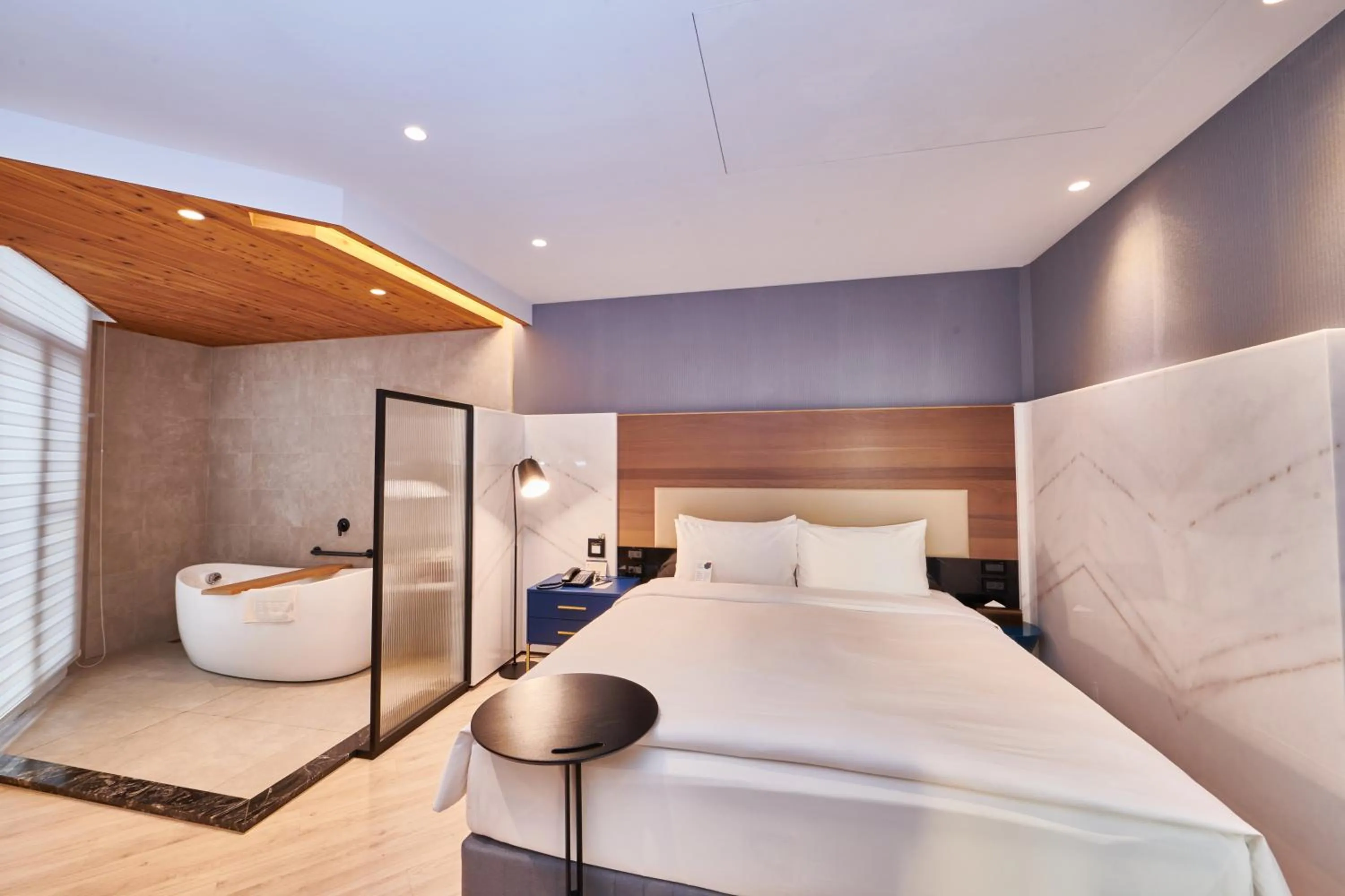 Bedroom, Bed in 墾丁耳東華苑ErDong Manor