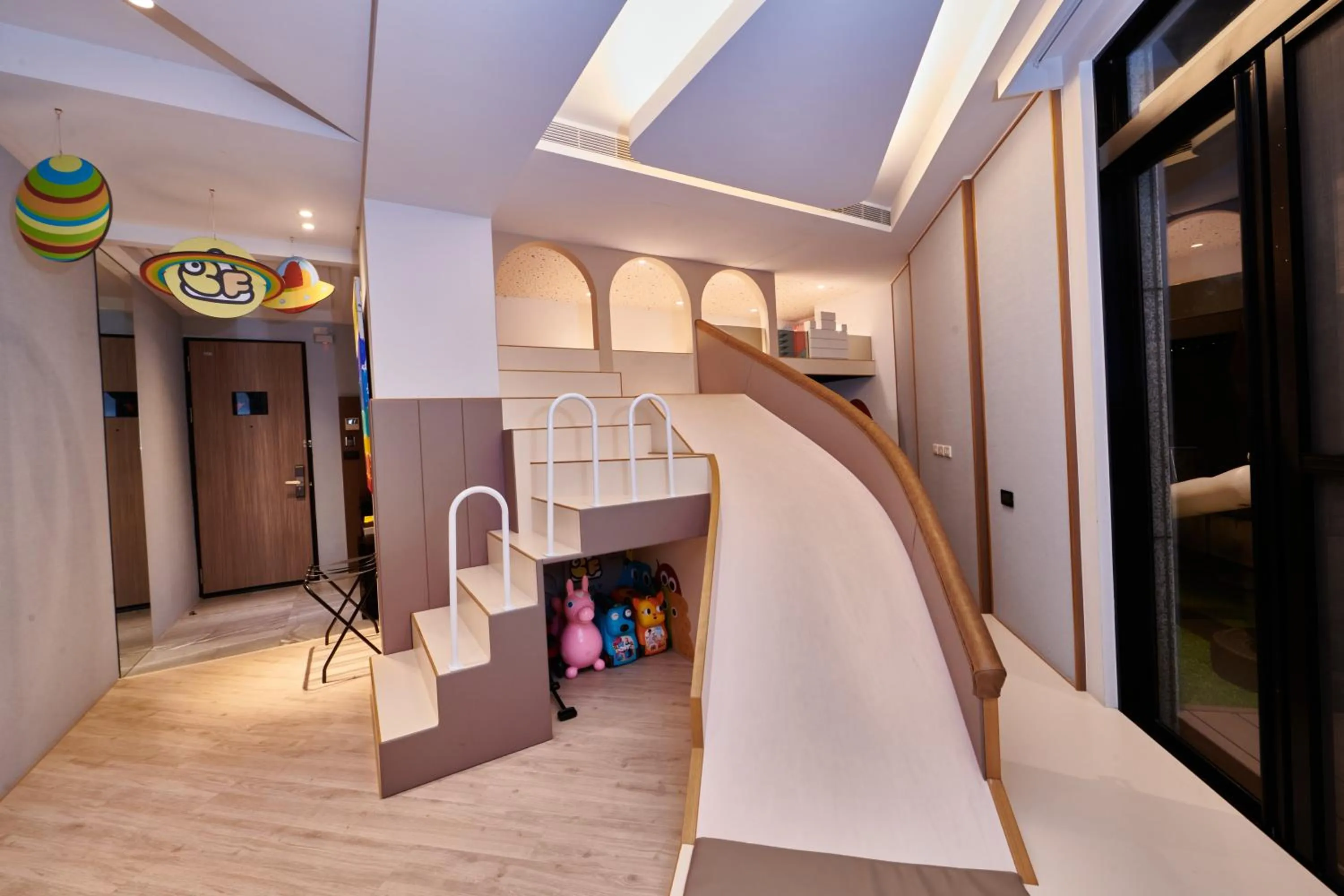 Entertainment in 墾丁耳東華苑ErDong Manor