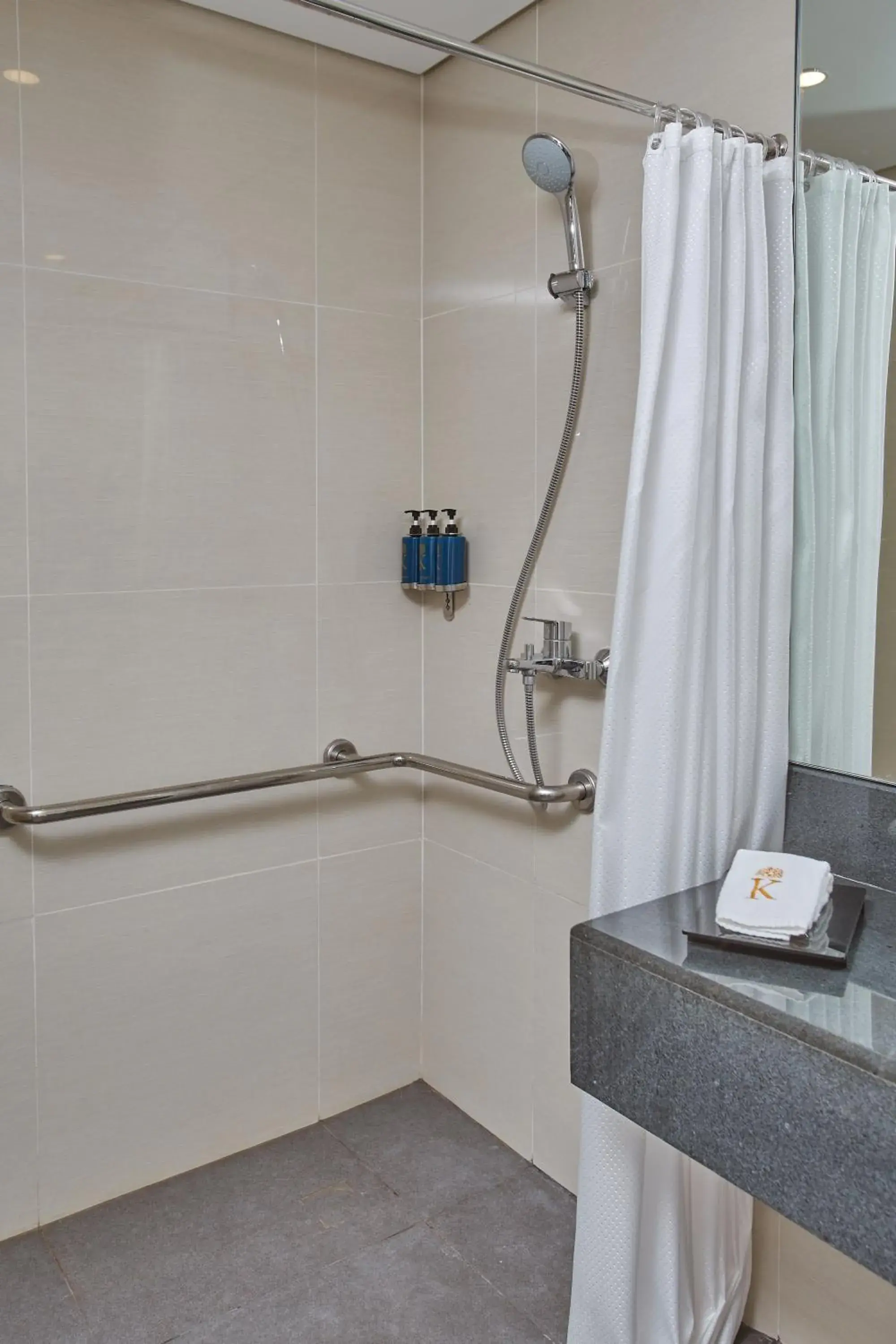 Deluxe Twin City View in Kingsford Hotel Manila Bay Deluxe Twin City View in Kingsford Hotel Manila Bay