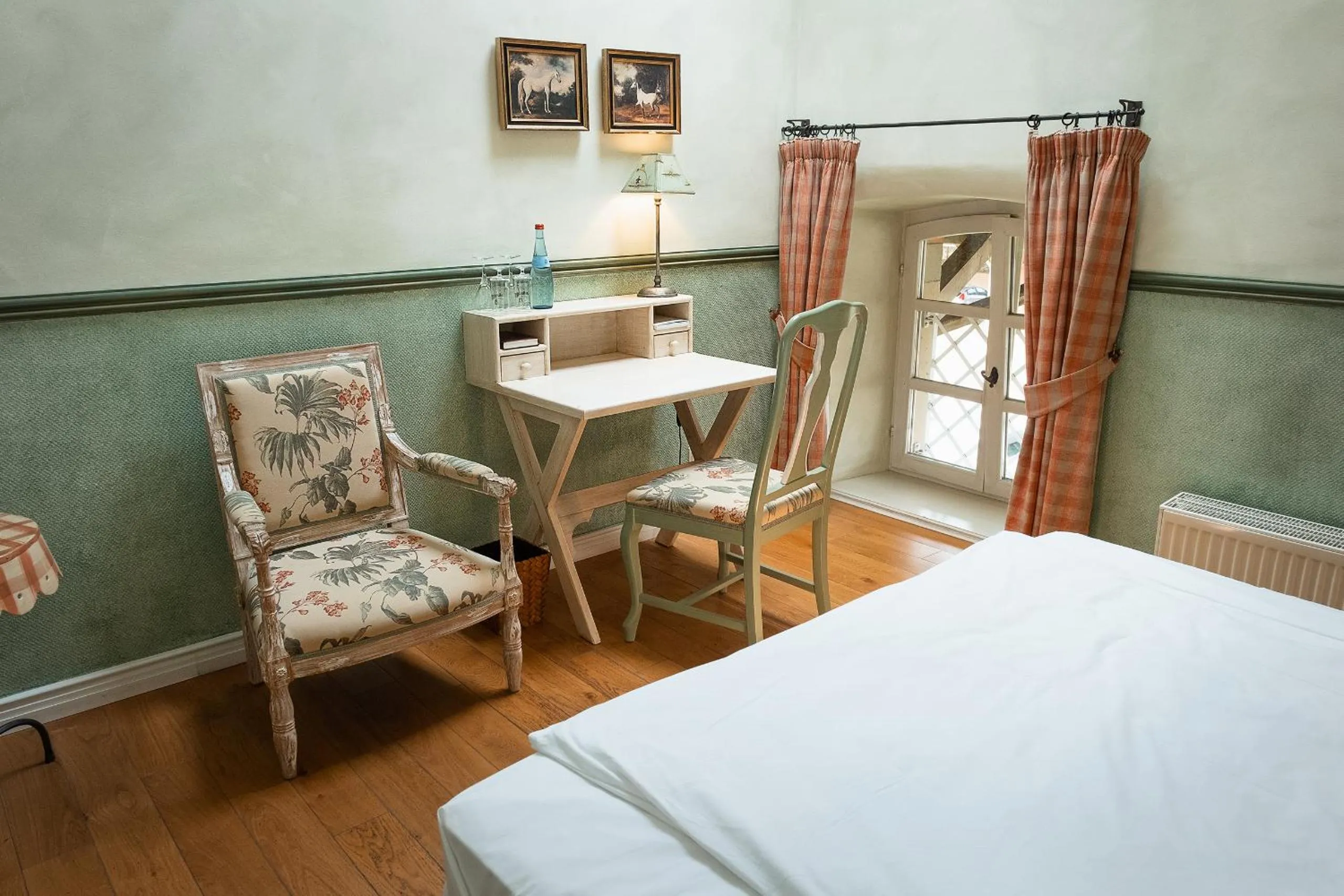 Photo of the whole room, Bed in Der Linslerhof - Hotel, Restaurant, Events & Natur