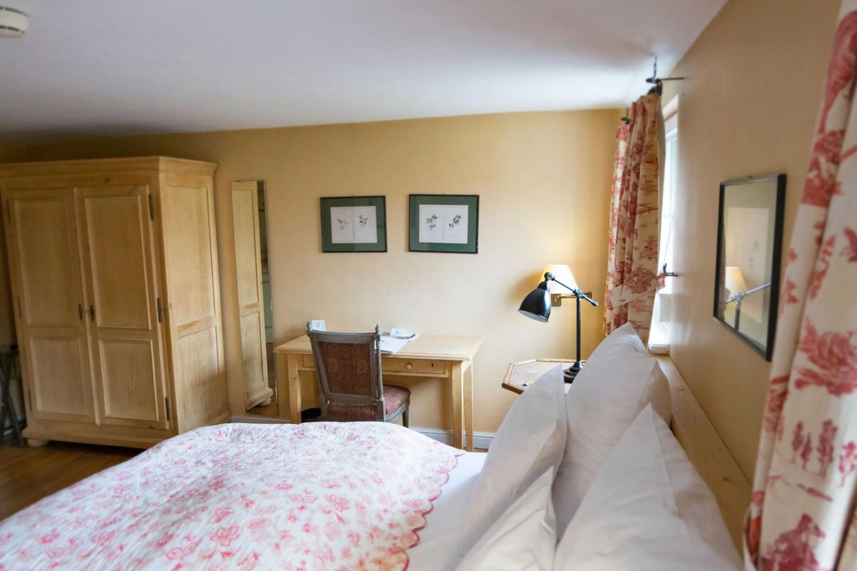 Photo of the whole room, Bed in Der Linslerhof - Hotel, Restaurant, Events & Natur