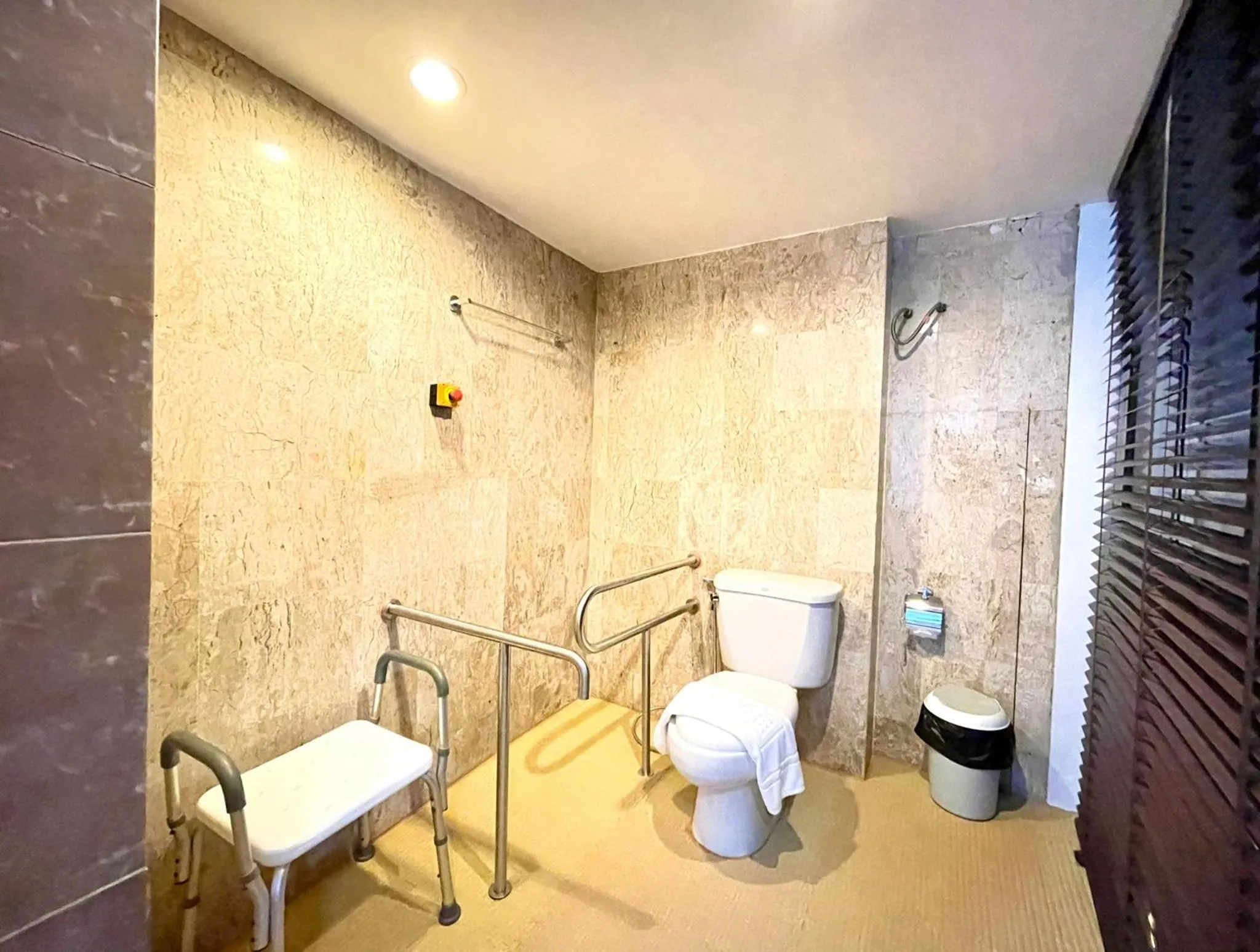 Shower in WellQuest Wellness Ladprao Soi 1