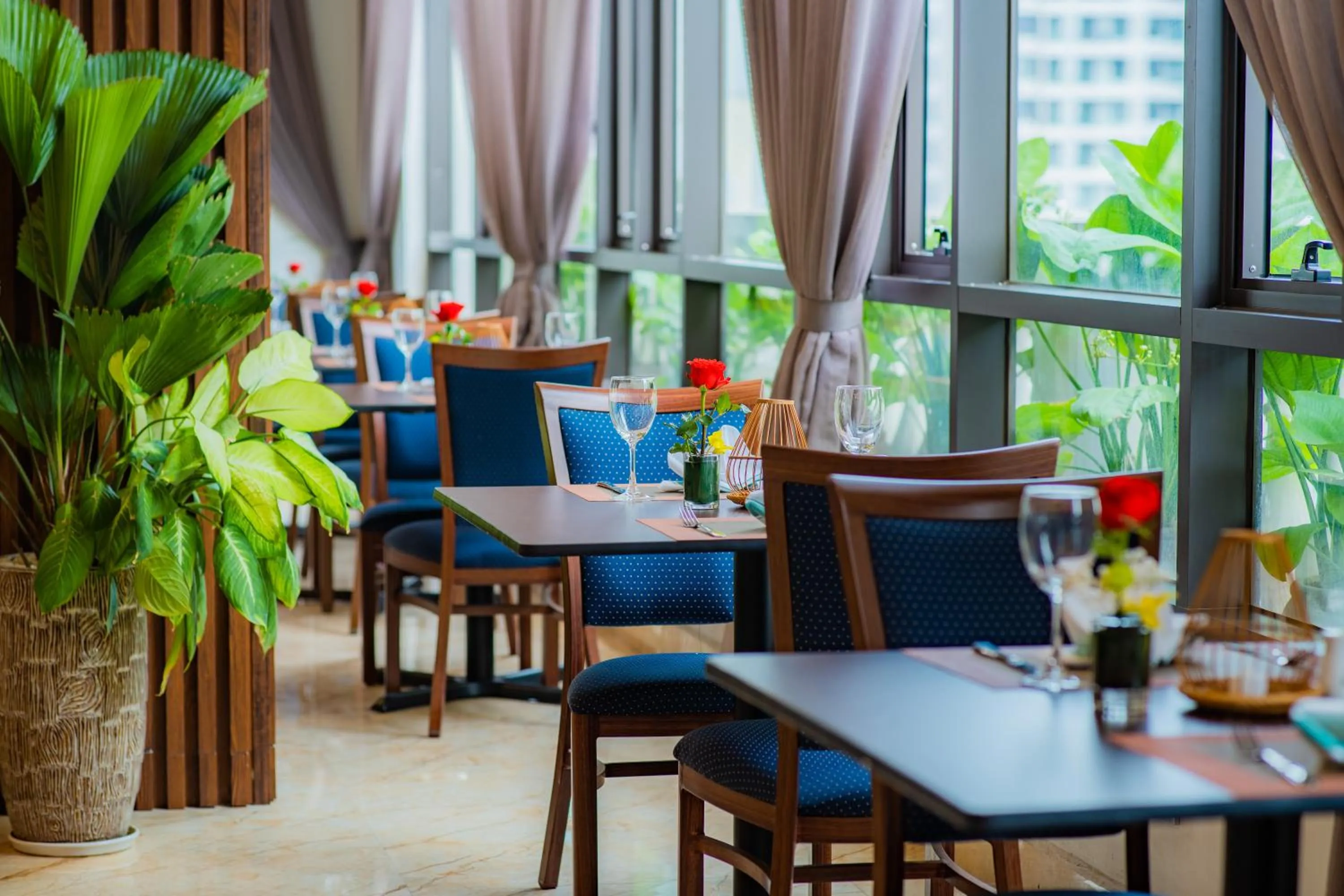 Restaurant/places to eat in Hạ Long New Century Hotel