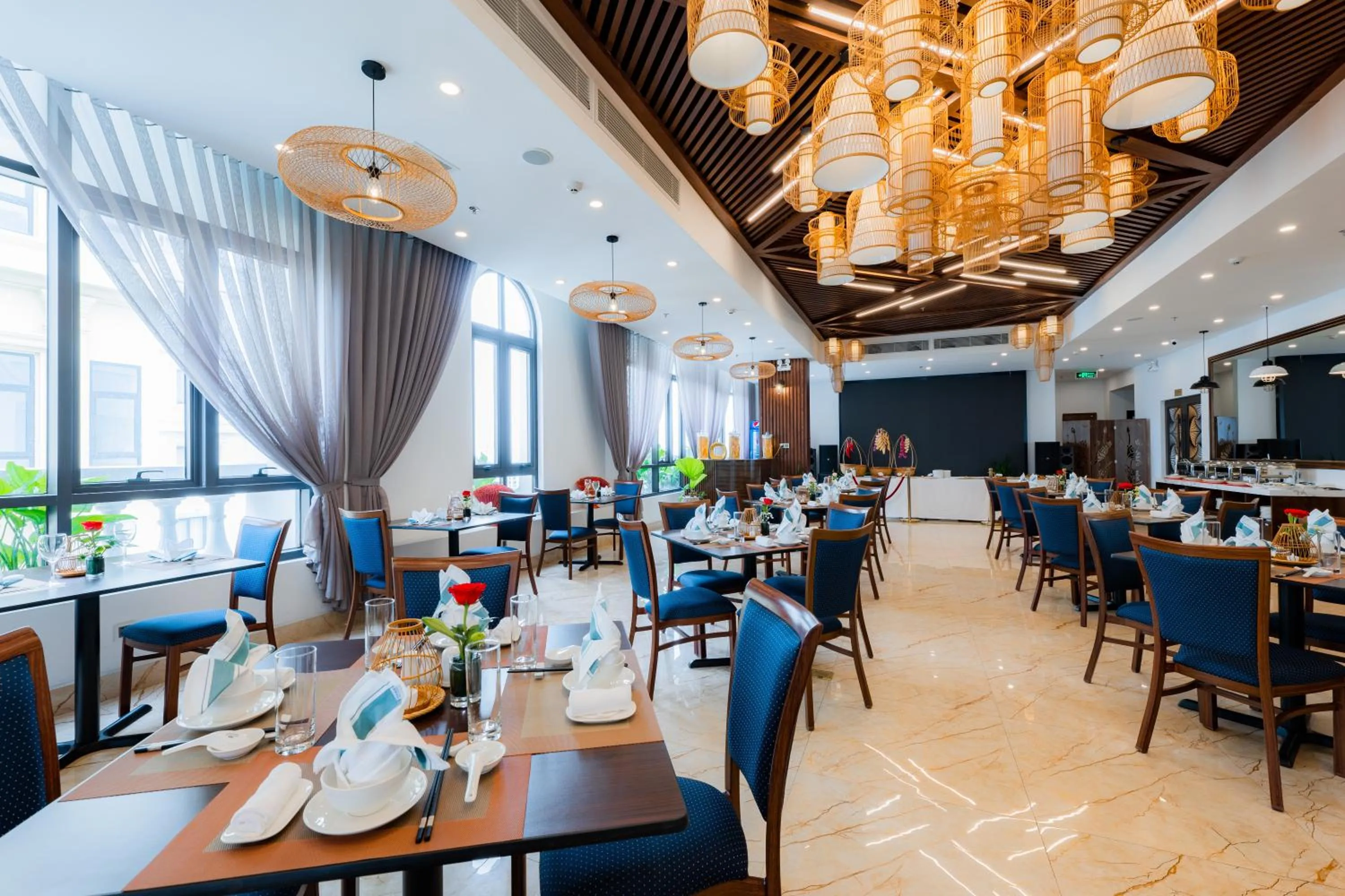 Restaurant/places to eat in Hạ Long New Century Hotel