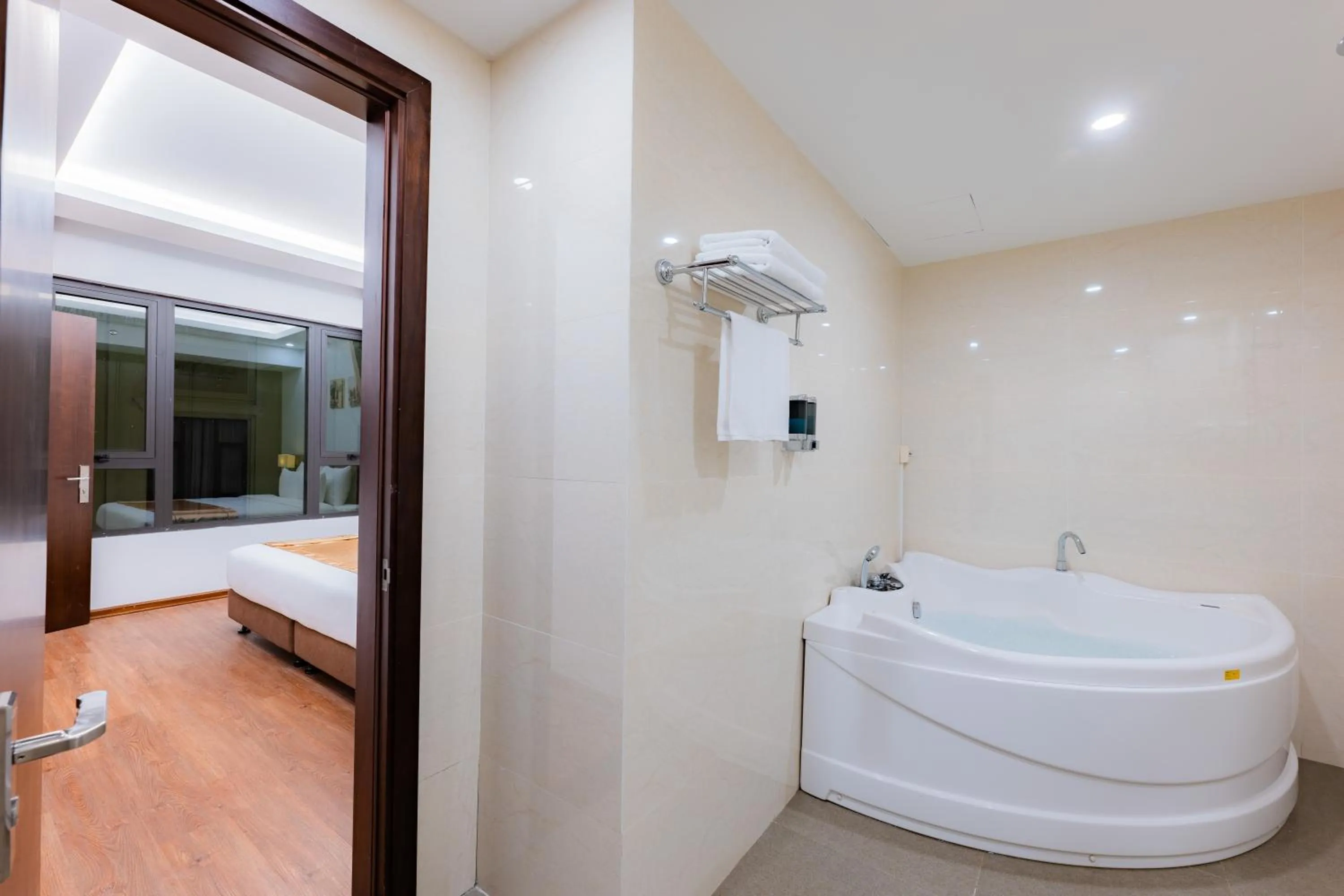 Photo of the whole room, Bed in Hạ Long New Century Hotel