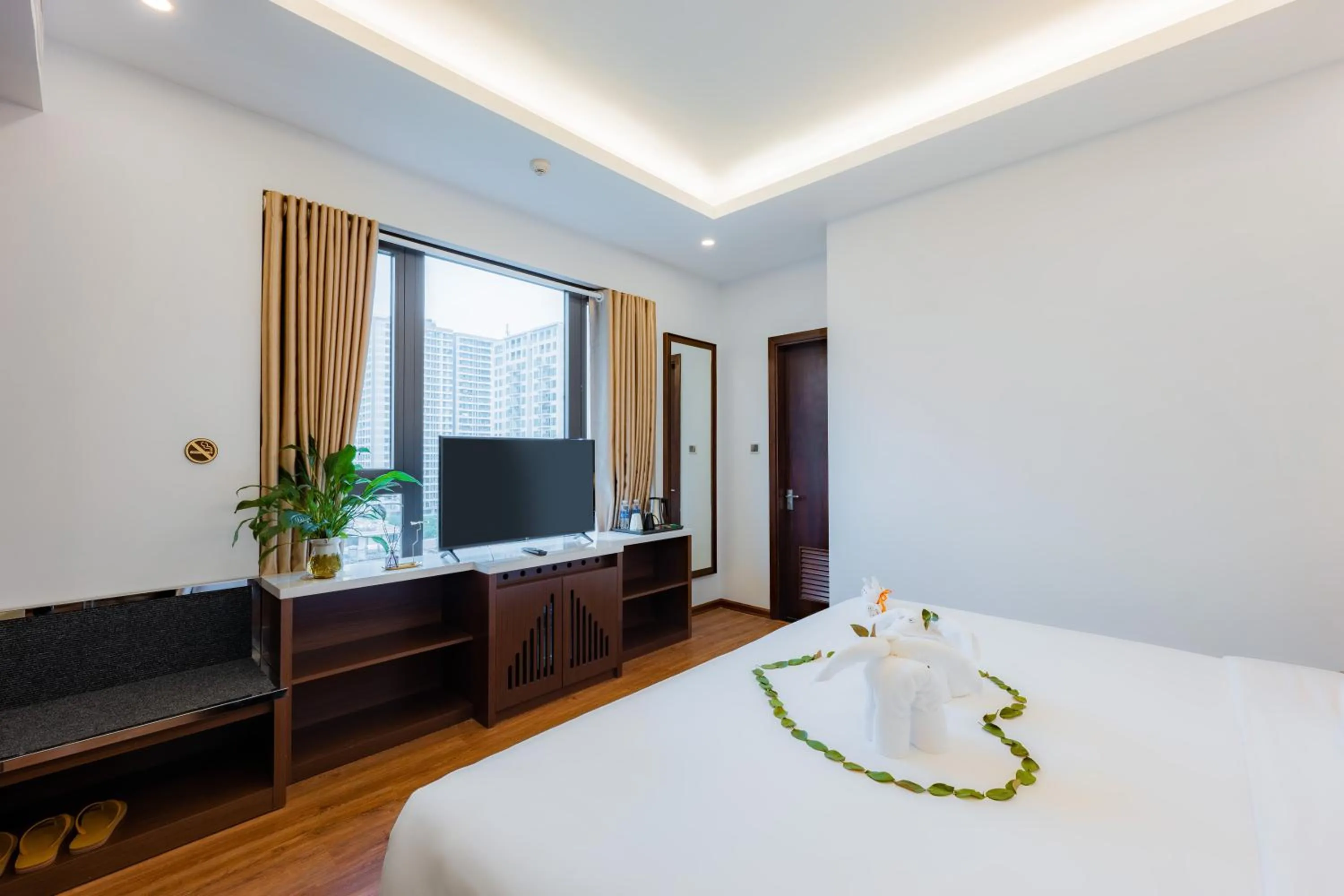 Bedroom, Bed in Hạ Long New Century Hotel