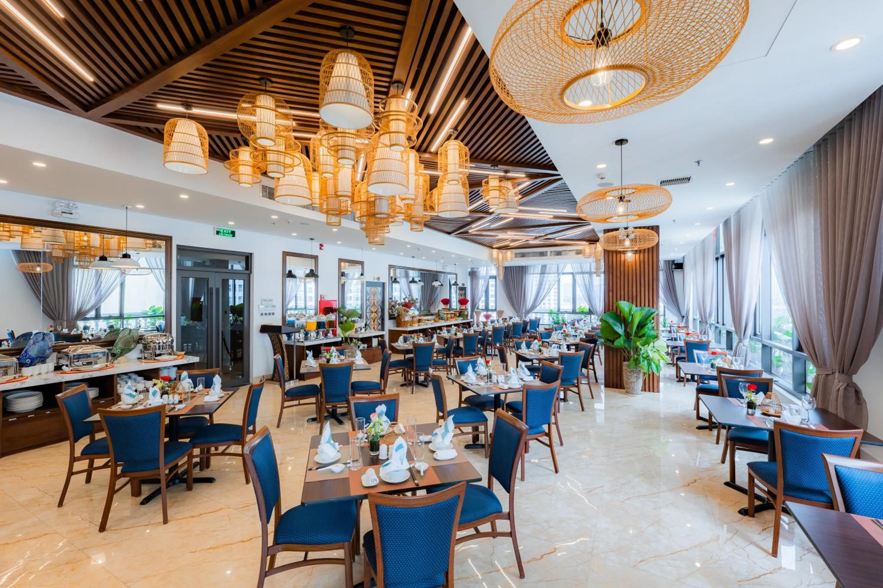 Restaurant/places to eat in Hạ Long New Century Hotel