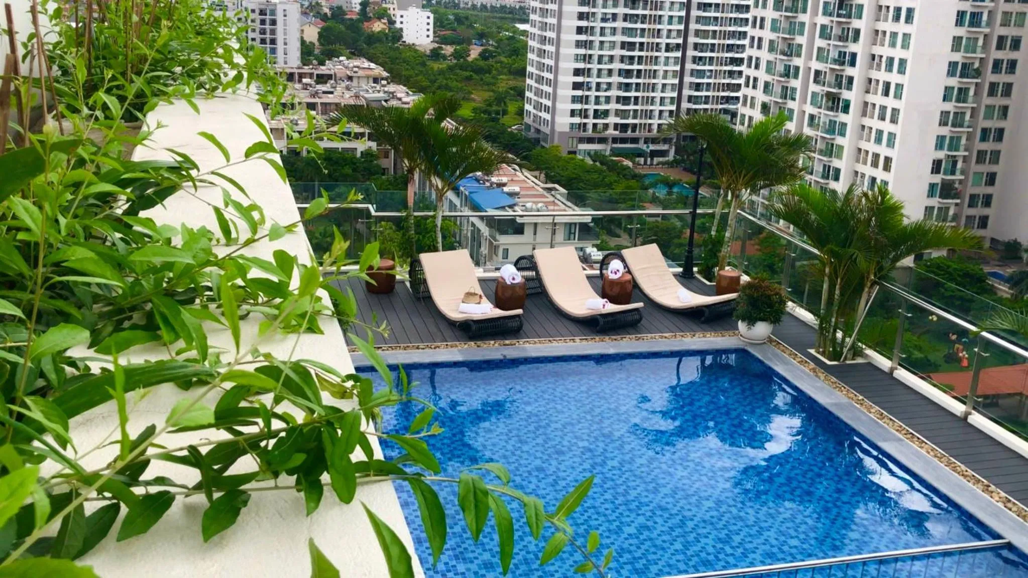 Swimming pool in Hạ Long New Century Hotel
