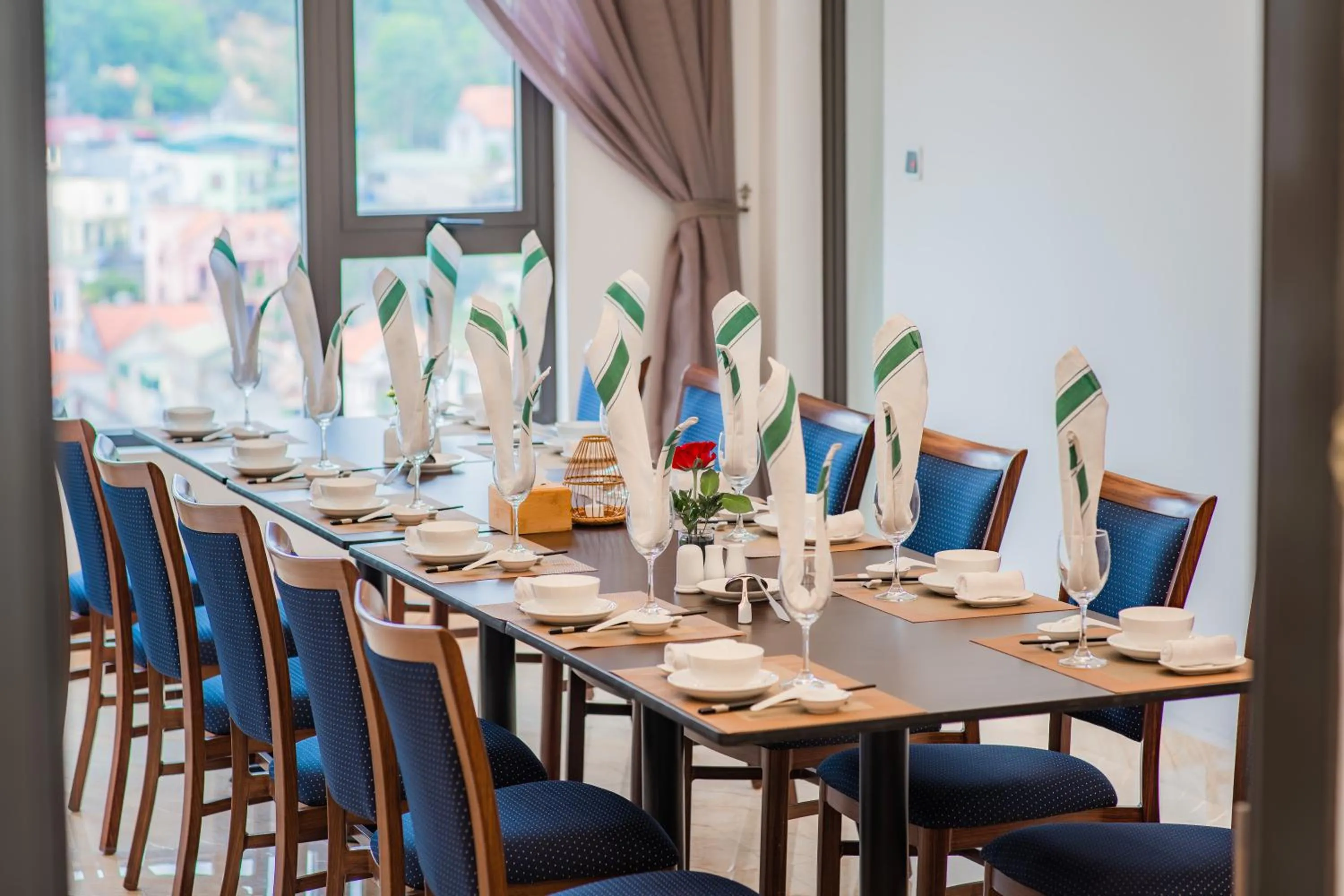 Restaurant/places to eat in Hạ Long New Century Hotel