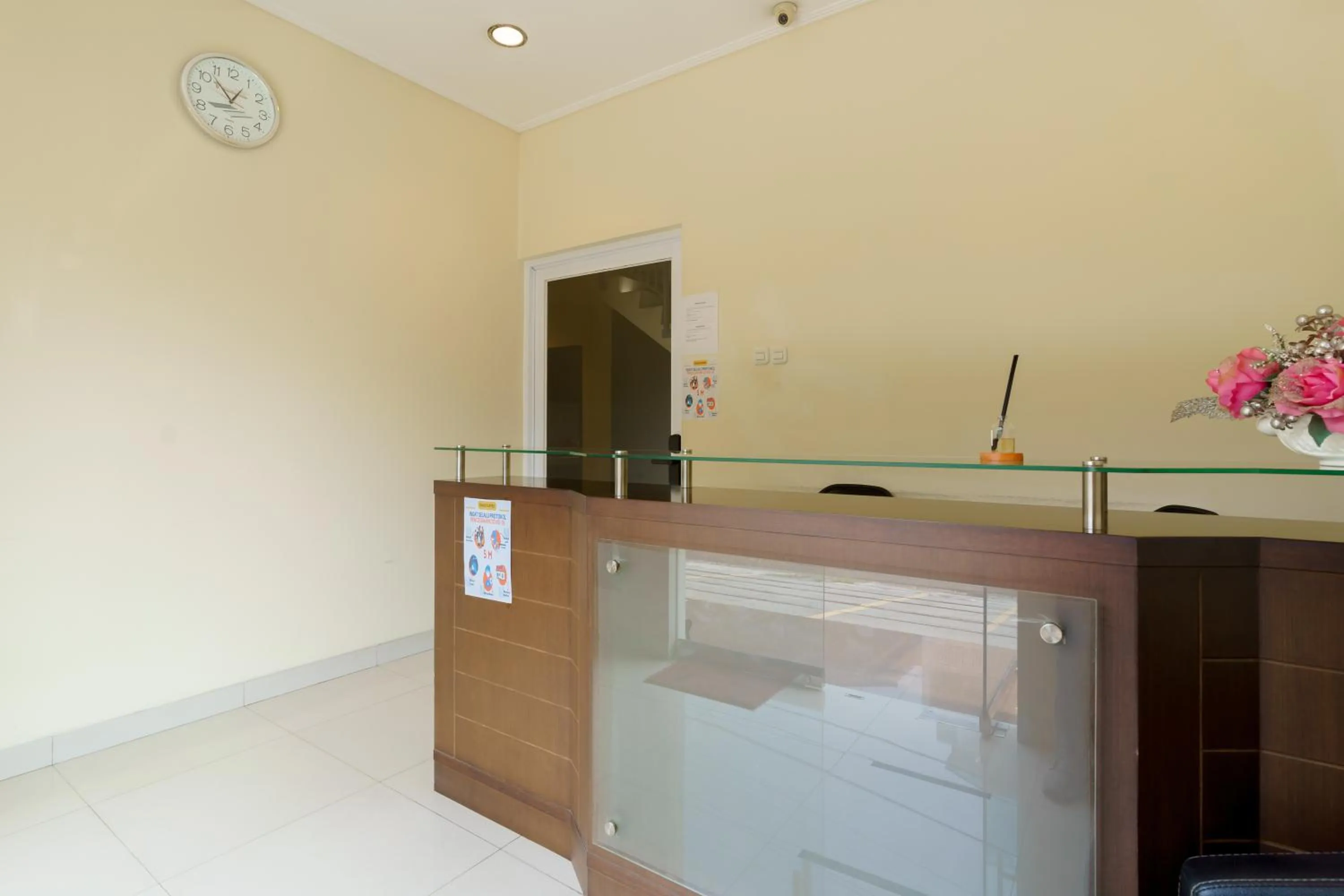 Lobby or reception in Dago Suites Syariah Cikarang Mitra RedDoorz